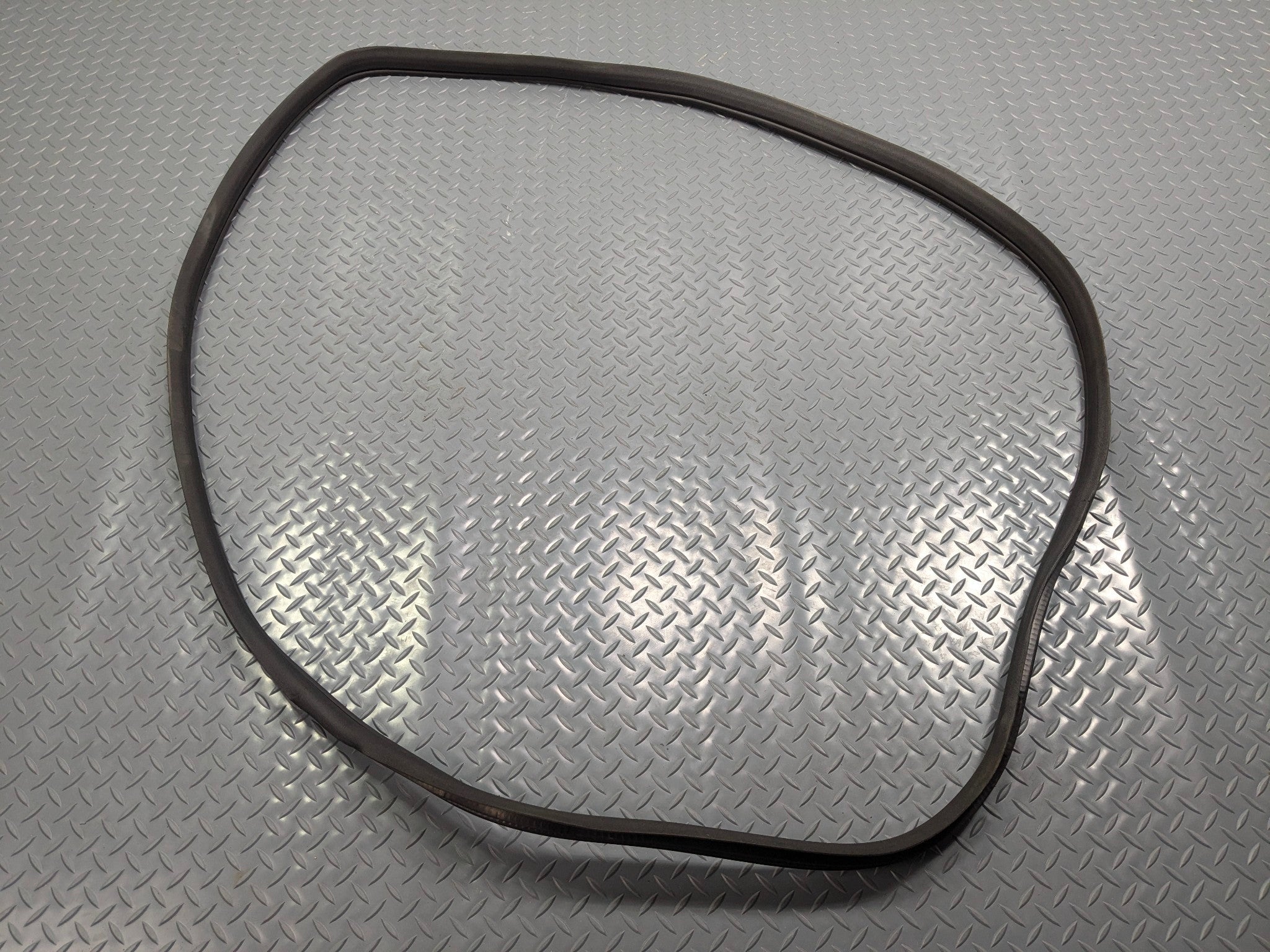 2009 - 2011 OEM MERCEDES-BENZ ML63 FRONT LEFT DOOR SEAL WEATHER STRIPPING RUBBER