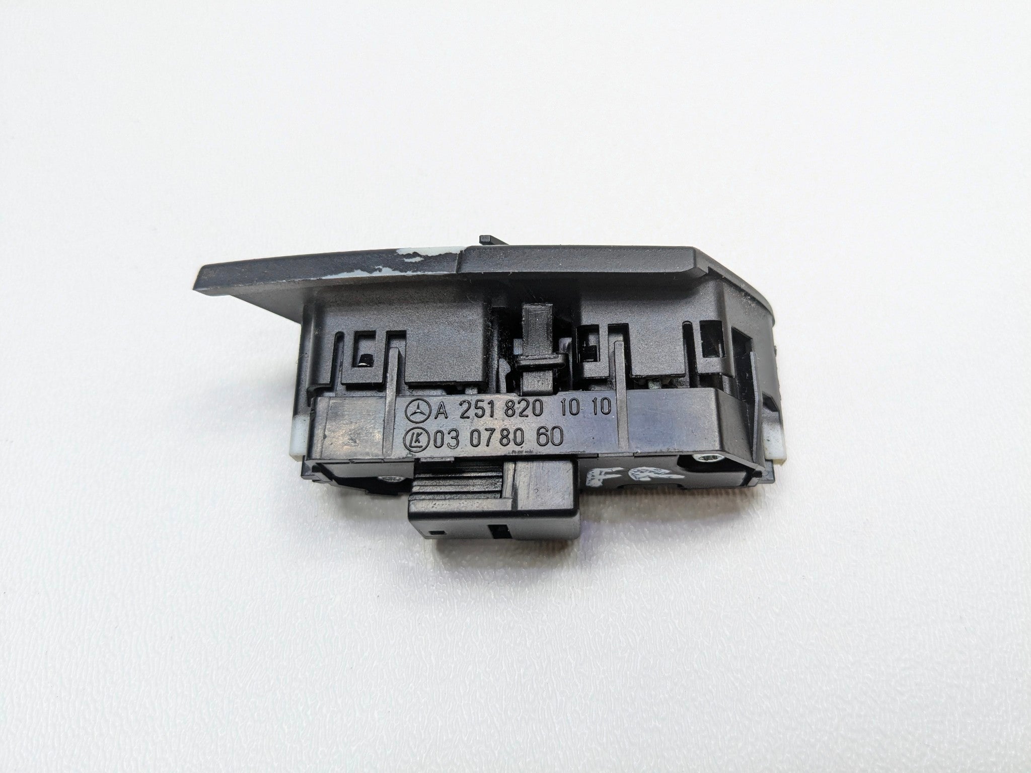 2009 - 2011 OEM MERCEDES-BENZ ML63 FRONT RIGHT DOOR UNLOCK LOCK SWITCH