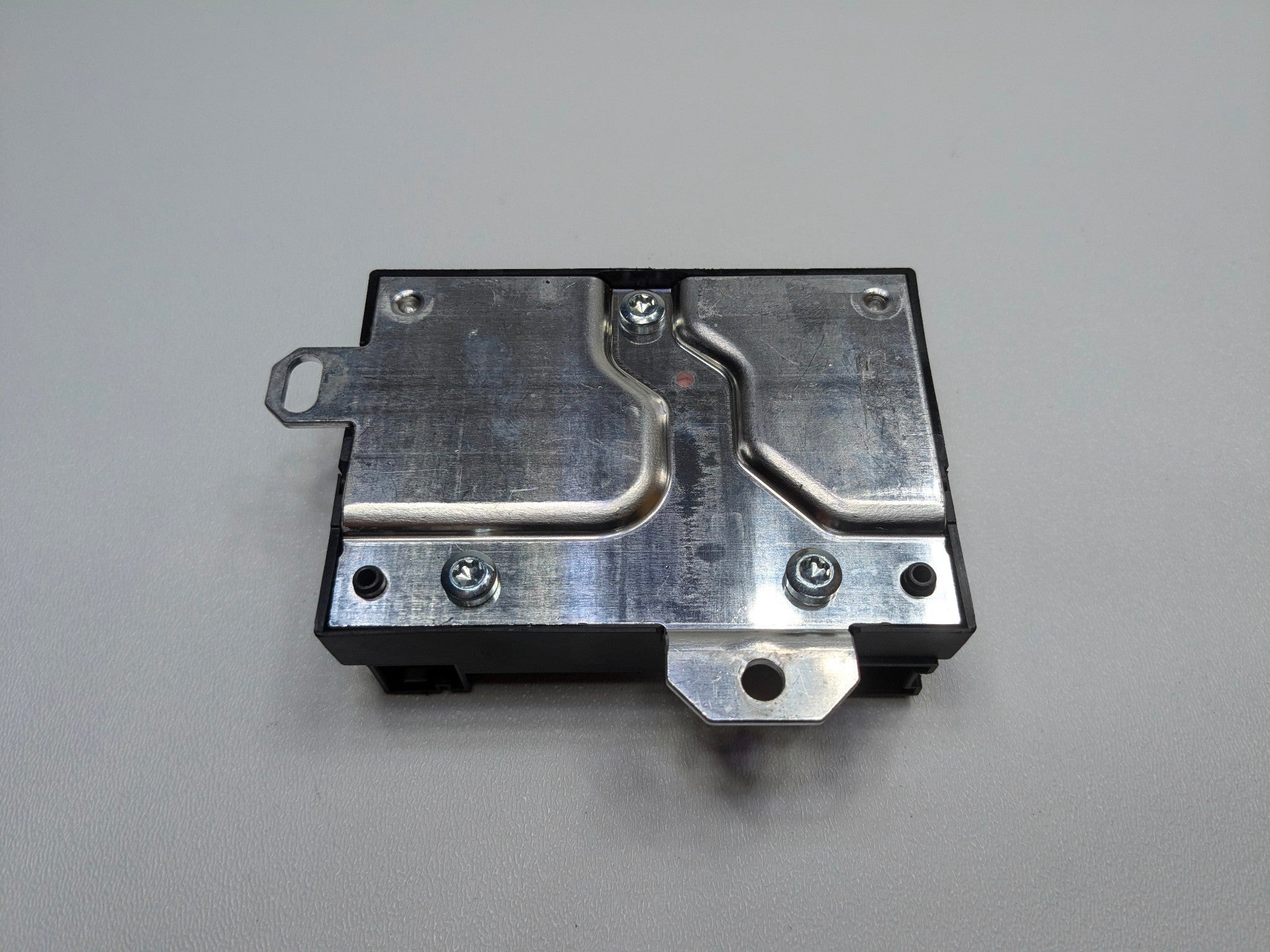 2009 - 2011 OEM MERCEDES-BENZ ML63 FUEL PUMP MOTOR CONTROL MODULE