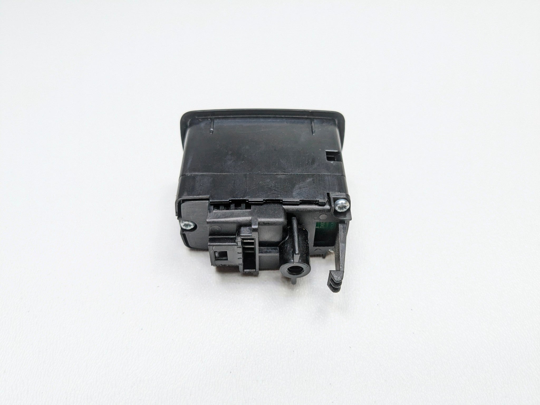 2009 - 2011 OEM MERCEDES-BENZ ML63 FRONT SIDE TRUNK LID GATE RELEASE LOCK SWITCH