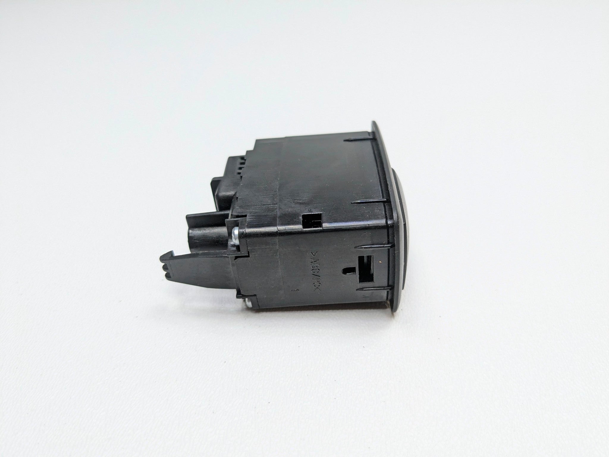 2009 - 2011 OEM MERCEDES-BENZ ML63 FRONT SIDE TRUNK LID GATE RELEASE LOCK SWITCH