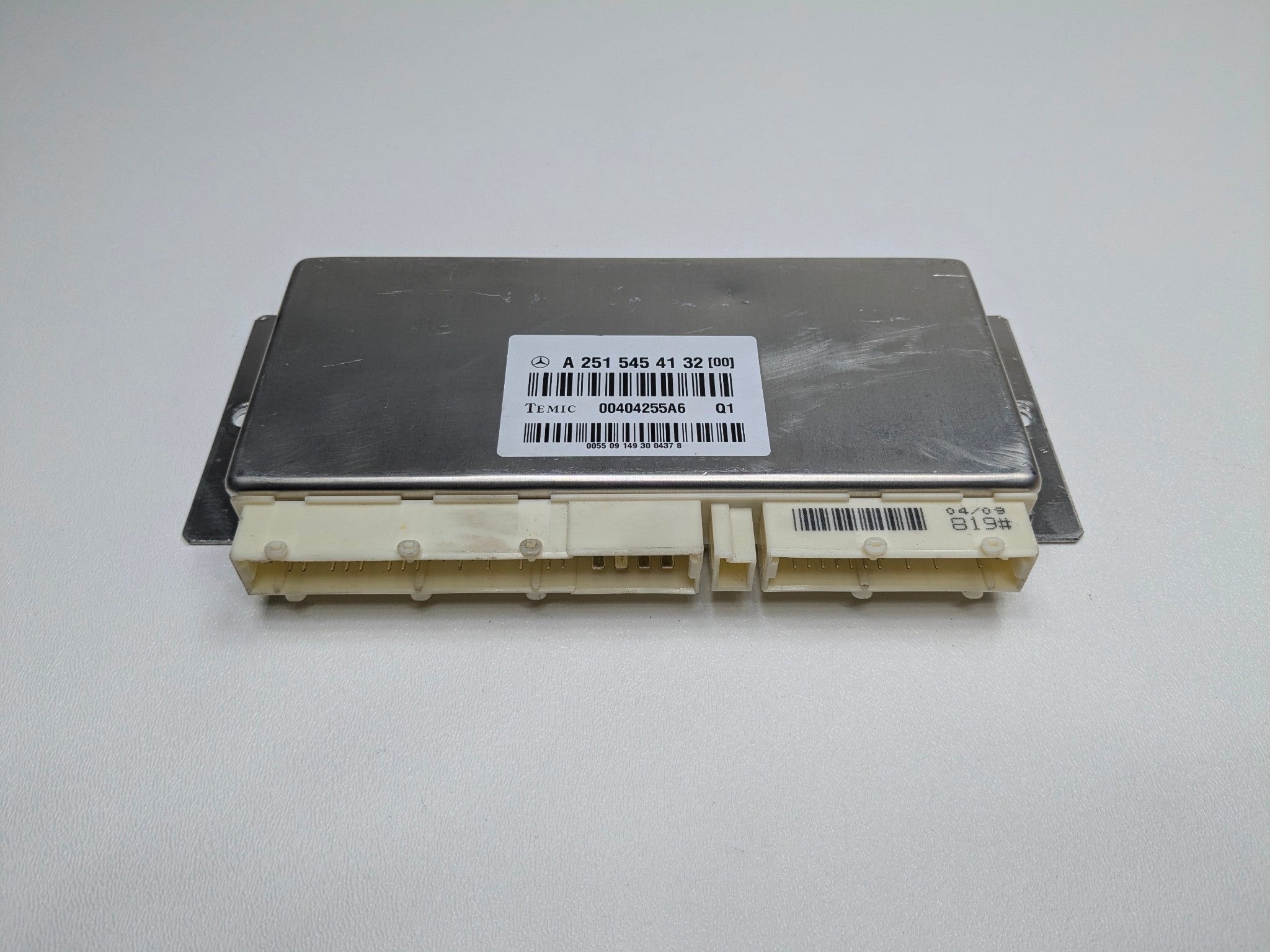 2009 - 2011 OEM MERCEDES-BENZ ML63 AIR SUSPENSION ECU CONTROL MODULE