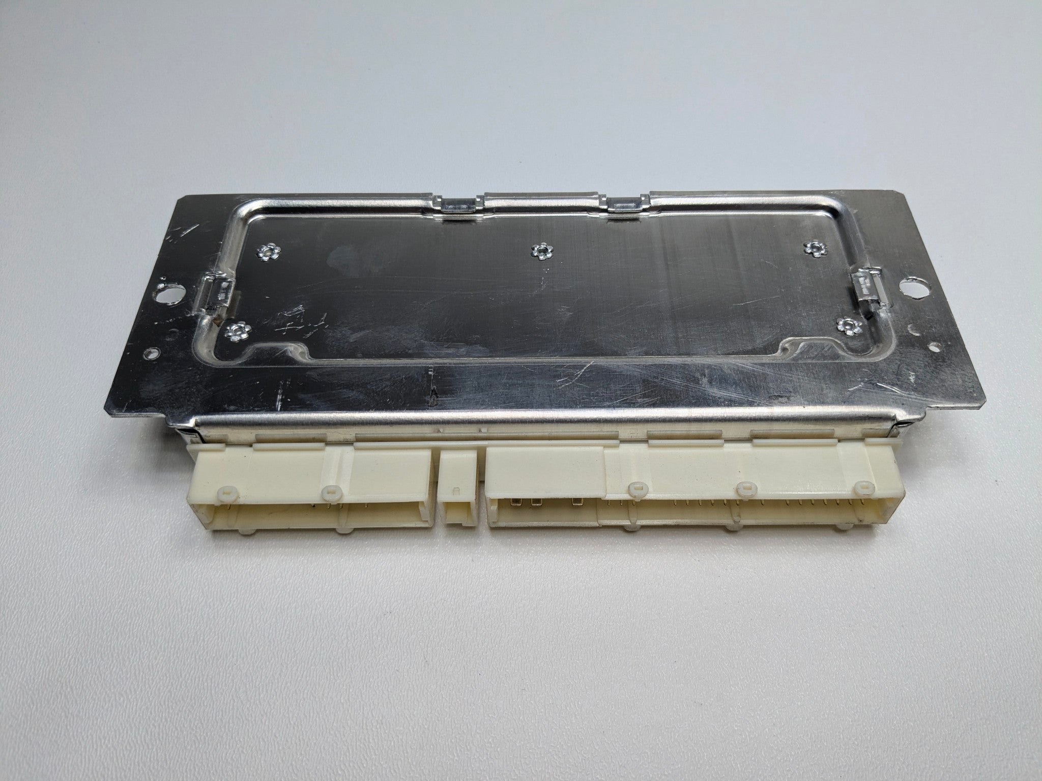 2009 - 2011 OEM MERCEDES-BENZ ML63 AIR SUSPENSION ECU CONTROL MODULE