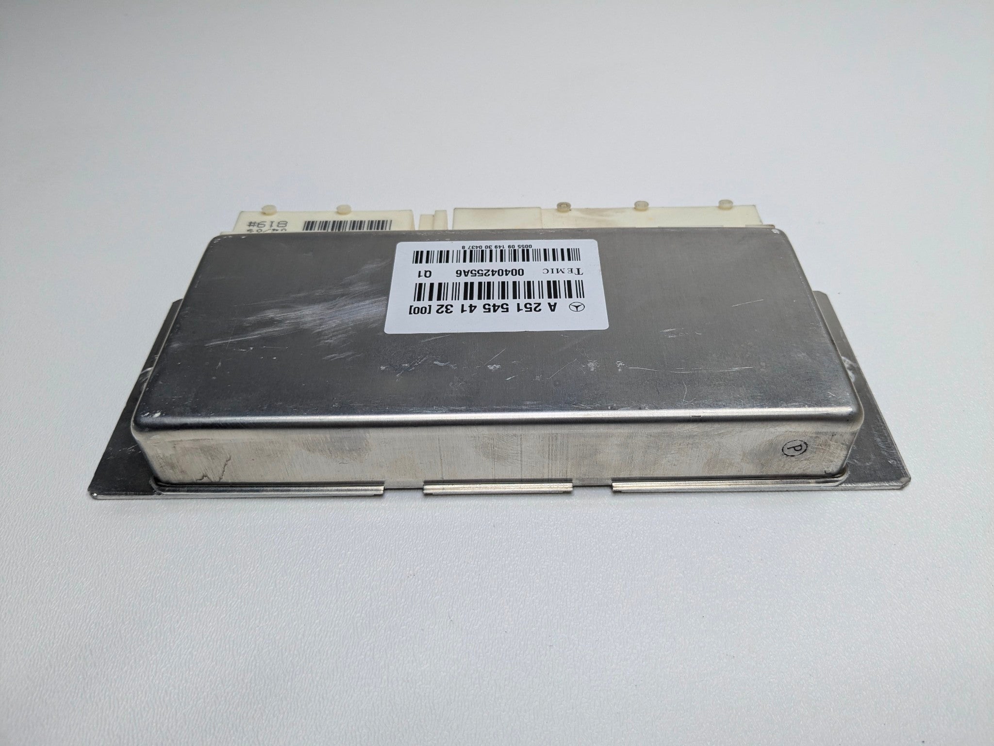 2009 - 2011 OEM MERCEDES-BENZ ML63 AIR SUSPENSION ECU CONTROL MODULE