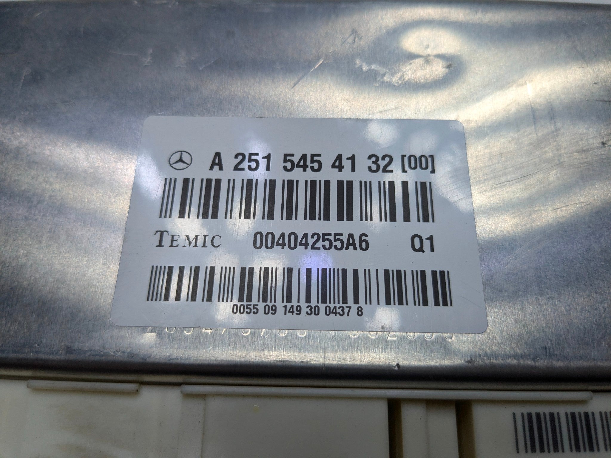2009 - 2011 OEM MERCEDES-BENZ ML63 AIR SUSPENSION ECU CONTROL MODULE