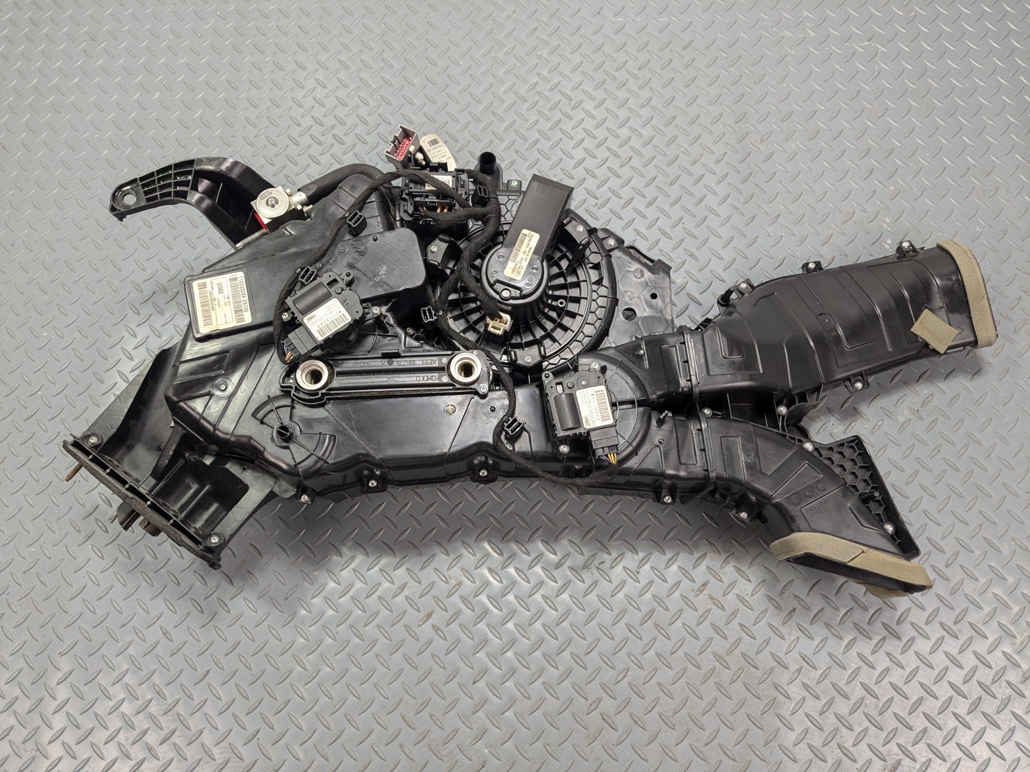11 - 15 OEM FORD EXPLORER REAR AC EVAPORATOR HEATER HOUSING WITH BLOWER ASSEMBLY