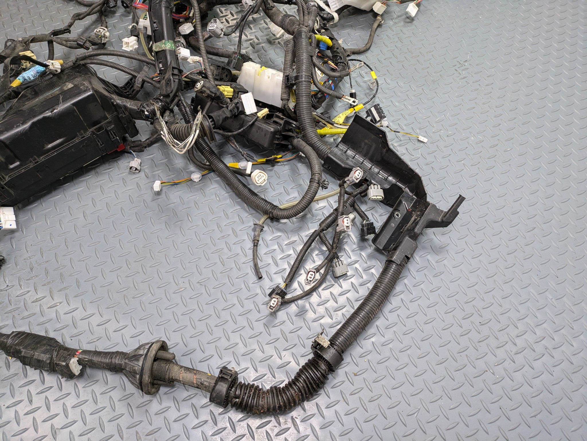 06 - 09 OEM TOYOTA PRIUS INTERIOR BODY WIRE WIRING HARNESS CABLE AND CONNECTOR