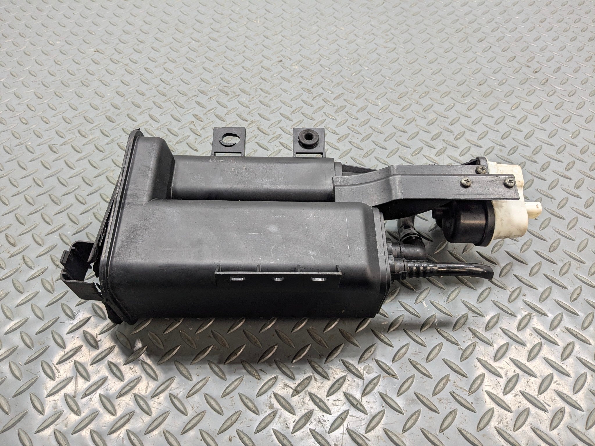 2011 - 2013 OEM MINI COOPER EVAPORATOR FUEL VAPOR CHARCOAL CANISTER
