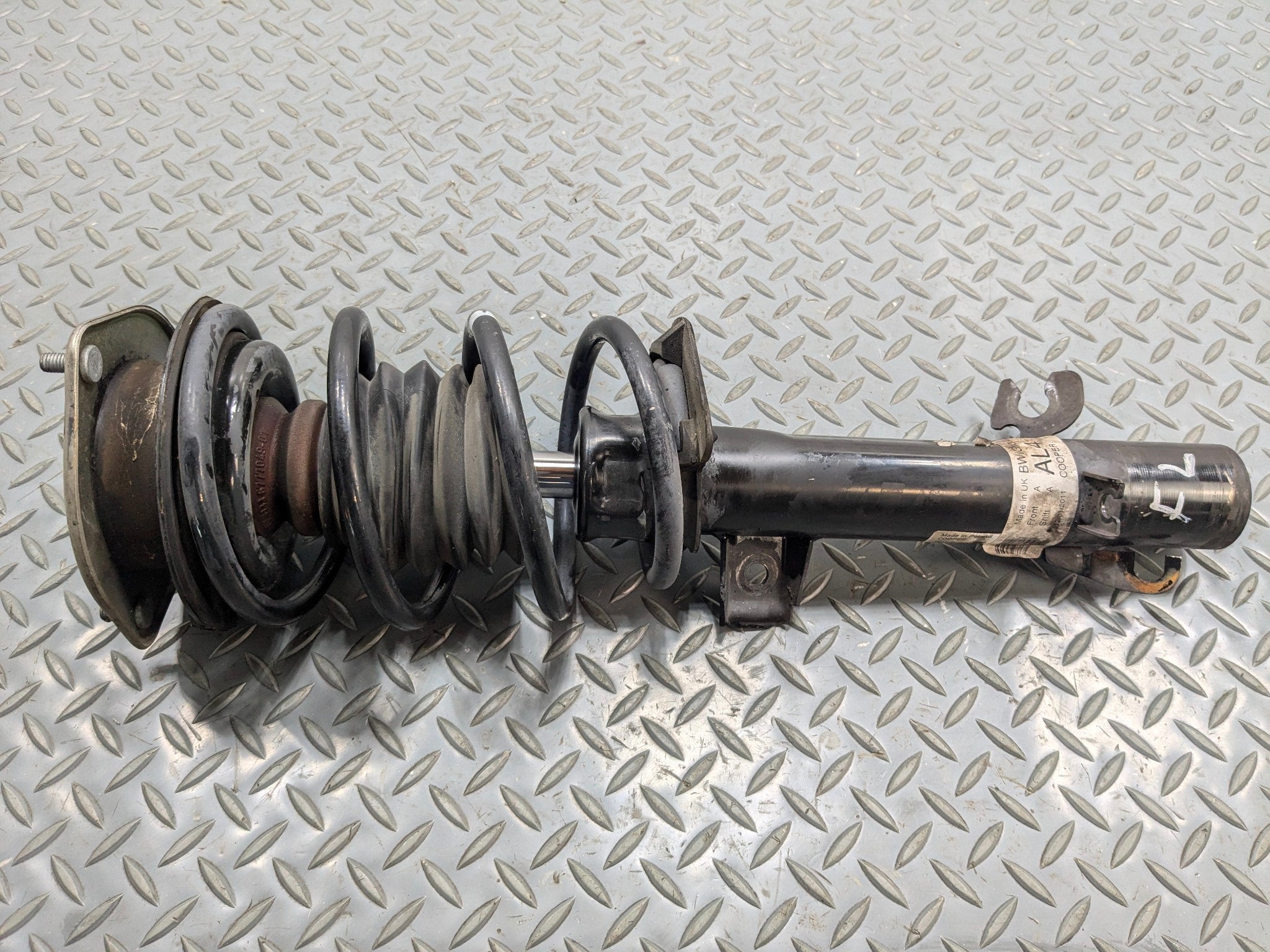 2011 - 2013 OEM MINI COOPER FRONT LEFT DRIVER SIDE SUSPENSION STRUT ASSEMBLY
