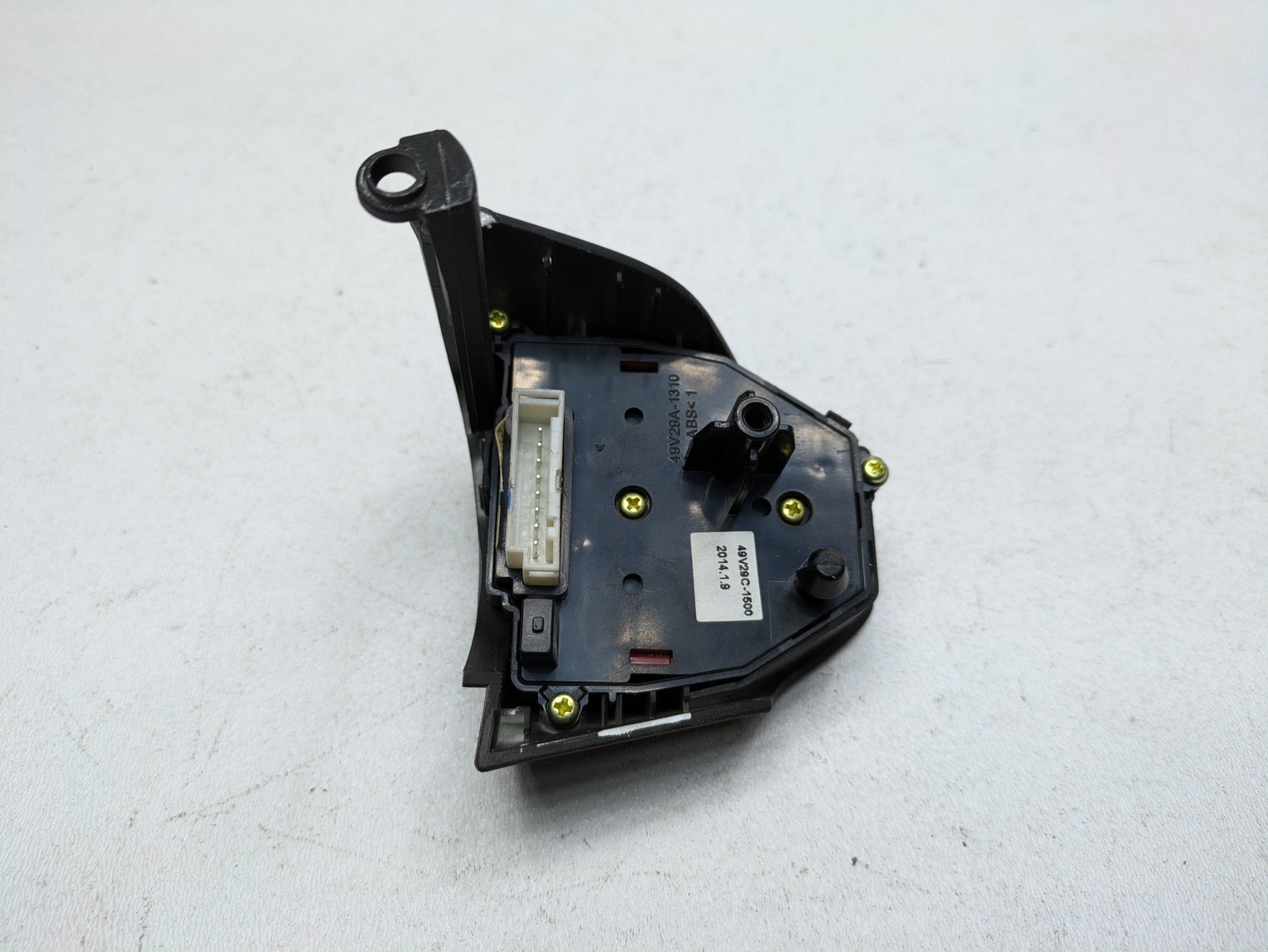 14 - 15 OEM KIA OPTIMA STEERING WHEEL AUDIO AND RADIO LEFT CONTROL SWITCH BLACK