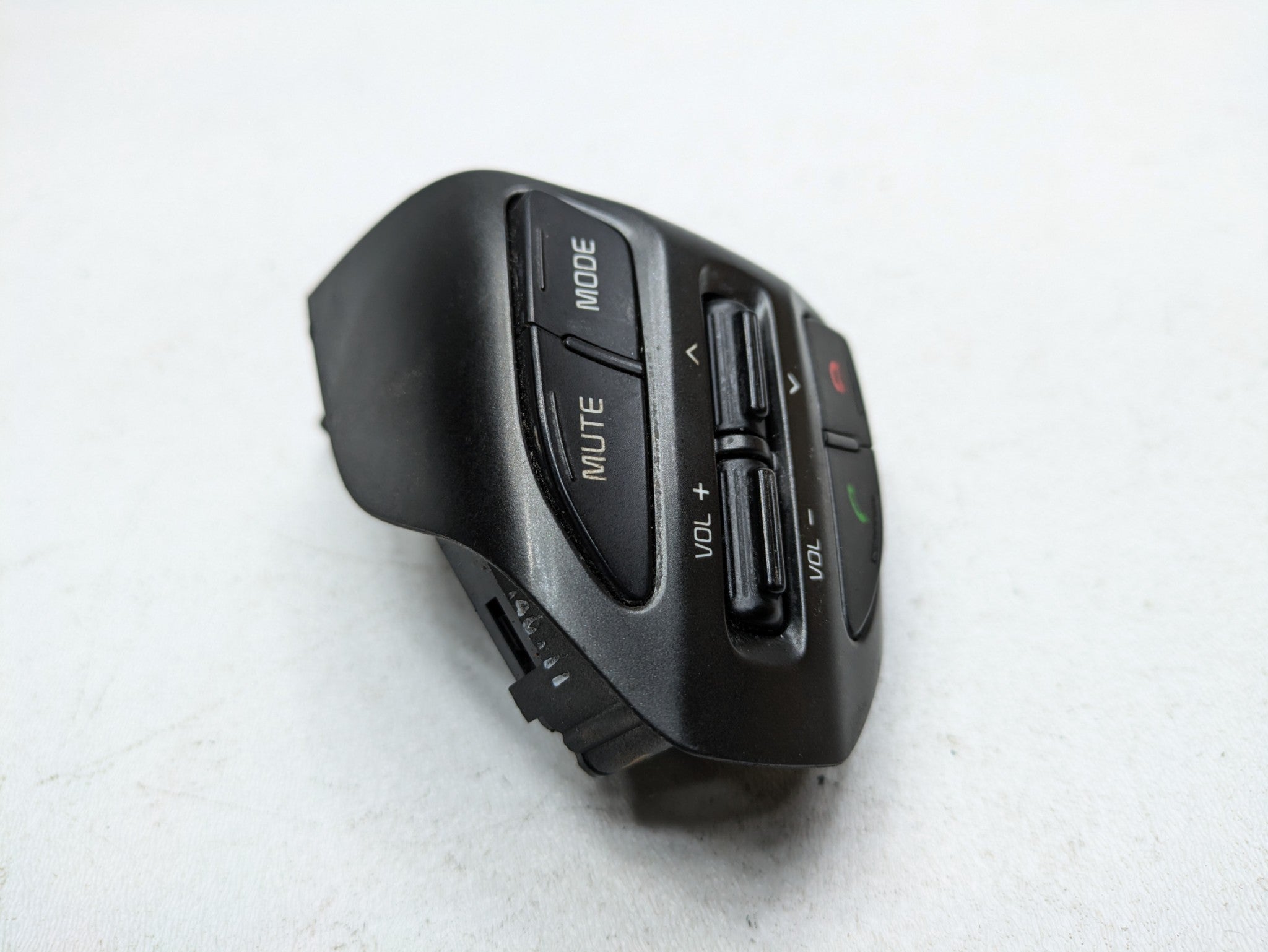 14 - 15 OEM KIA OPTIMA STEERING WHEEL AUDIO AND RADIO LEFT CONTROL SWITCH BLACK