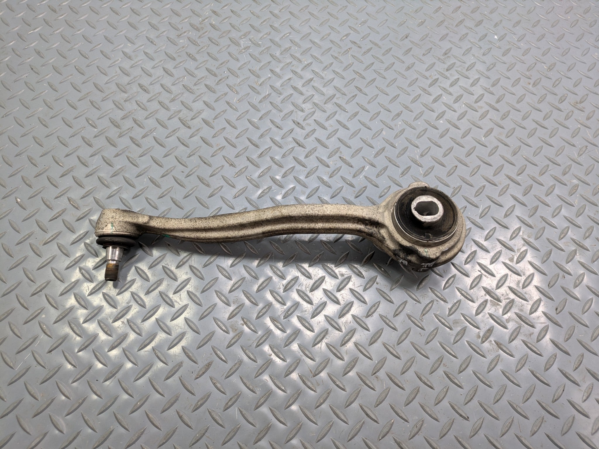 2004 - 2006 OEM MERCEDES-BENZ C230 FRONT LEFT DRIVER SIDE LOWER CONTROL ARM