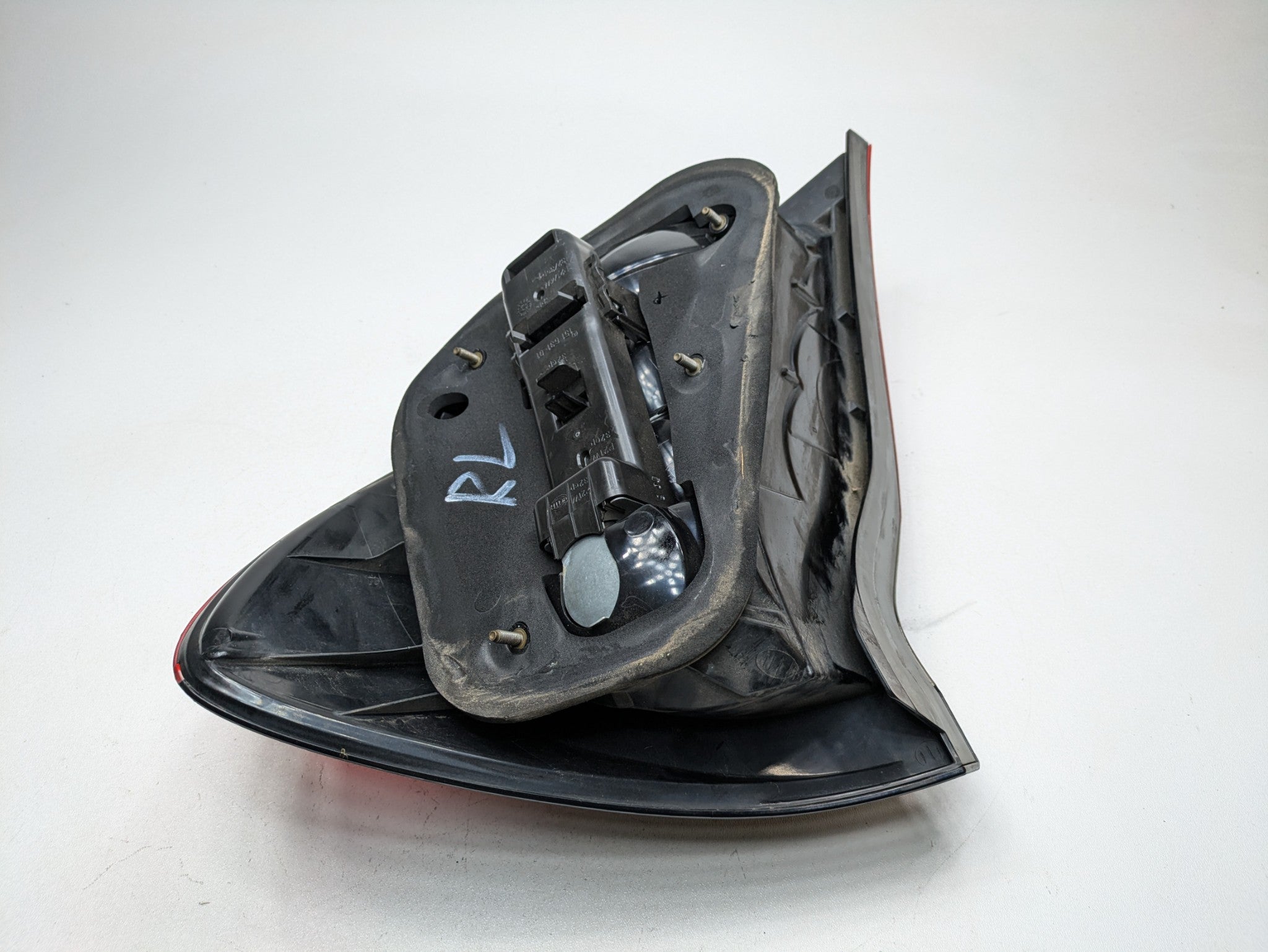 2004 - 2006 OEM MERCEDES-BENZ C230 REAR LEFT DRIVER SIDE TAIL LIGHT ASSEMBLY