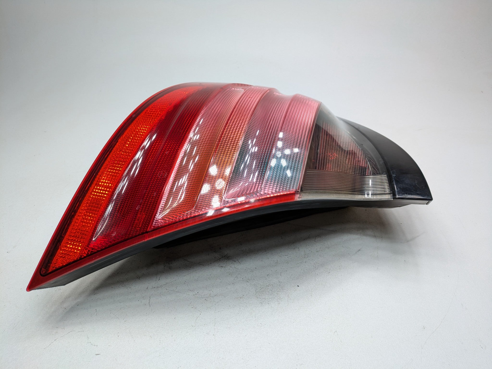 2004 - 2006 OEM MERCEDES-BENZ C230 REAR LEFT DRIVER SIDE TAIL LIGHT ASSEMBLY