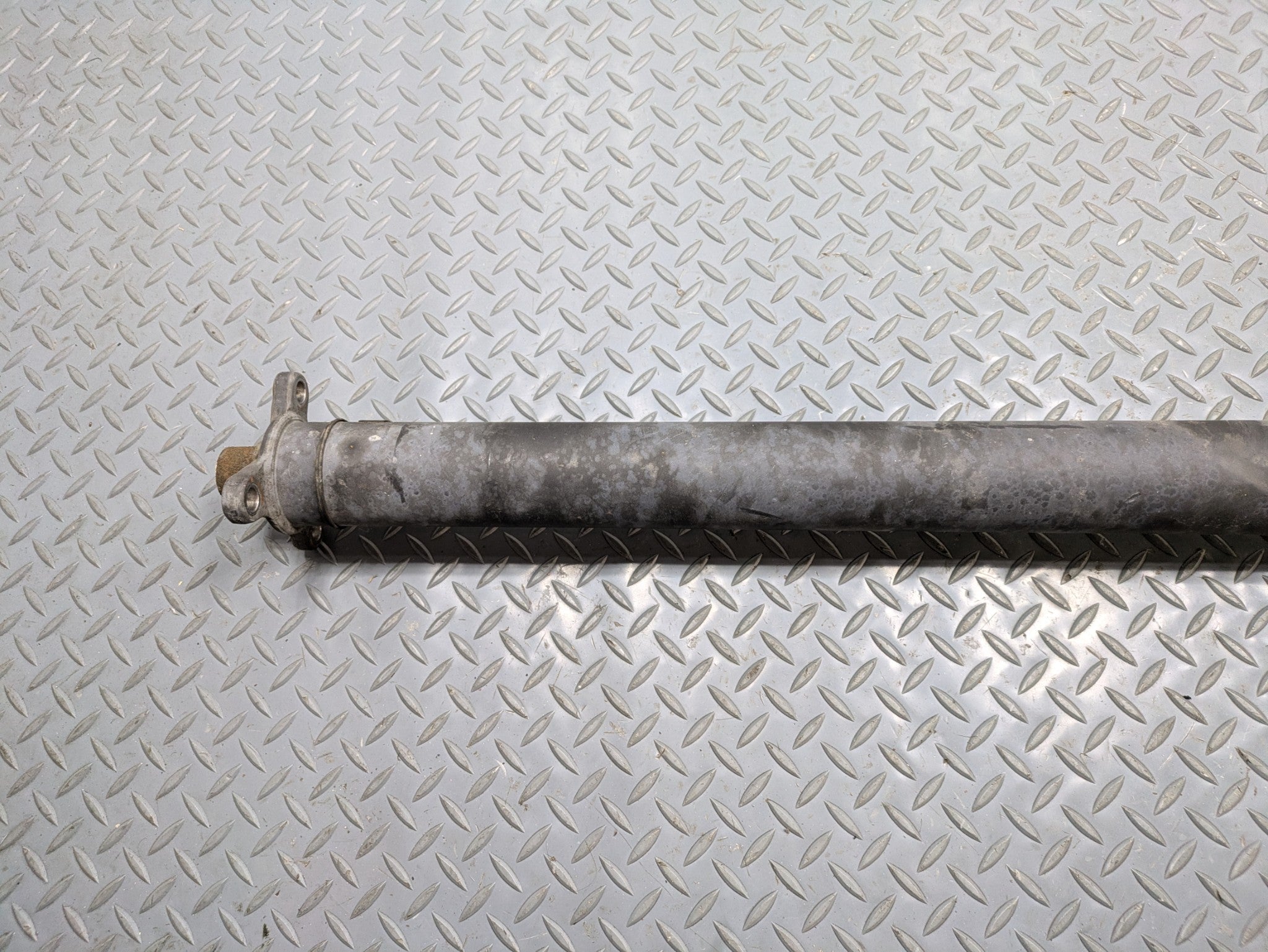 2004 - 2006 OEM MERCEDES-BENZ C230 REAR DRIVE SHAFT CARDAN PROPELLER ASSEMBLY