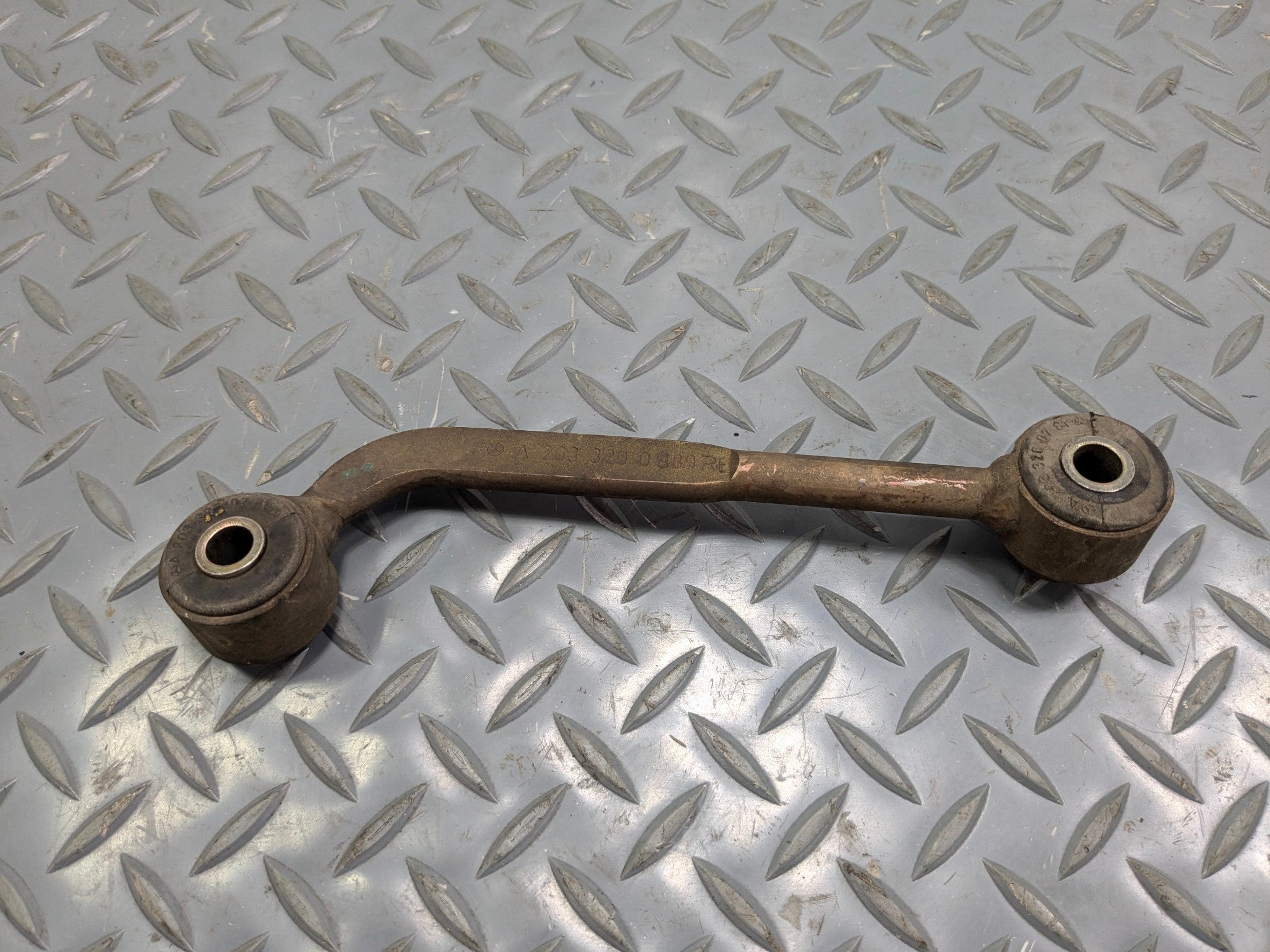 2004 - 2006 OEM MERCEDES-BENZ C230 REAR RIGHT SIDE STABILIZER SWAY BAR LINK