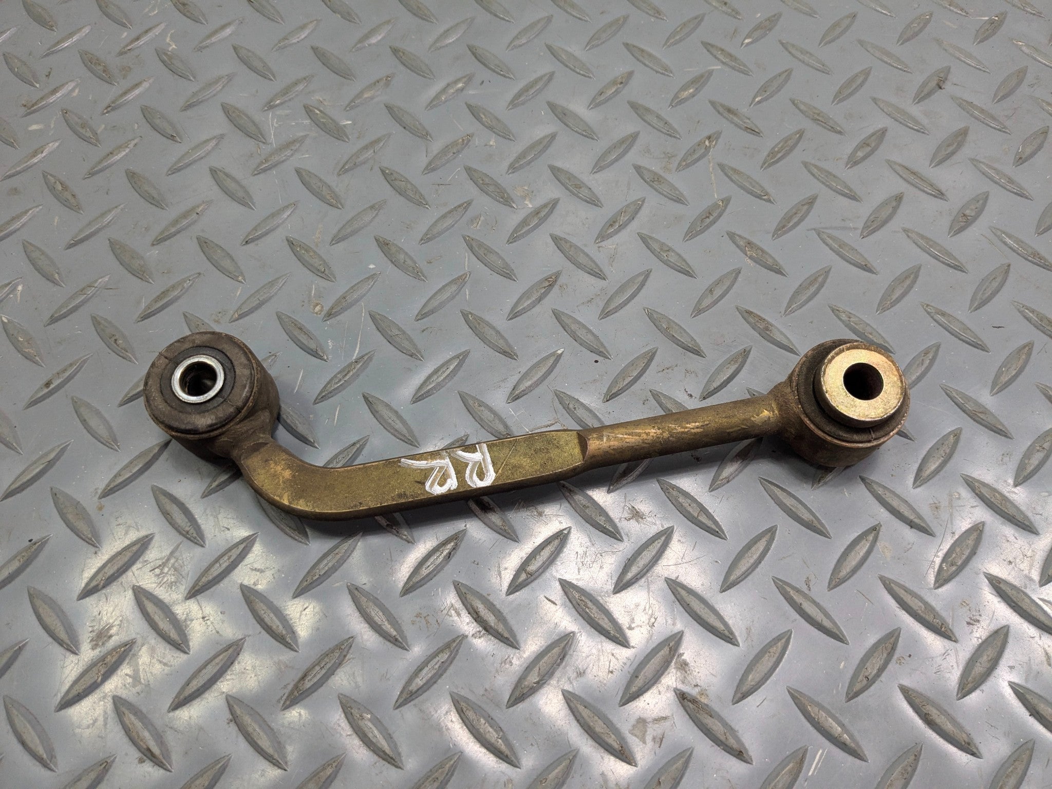 2004 - 2006 OEM MERCEDES-BENZ C230 REAR RIGHT SIDE STABILIZER SWAY BAR LINK