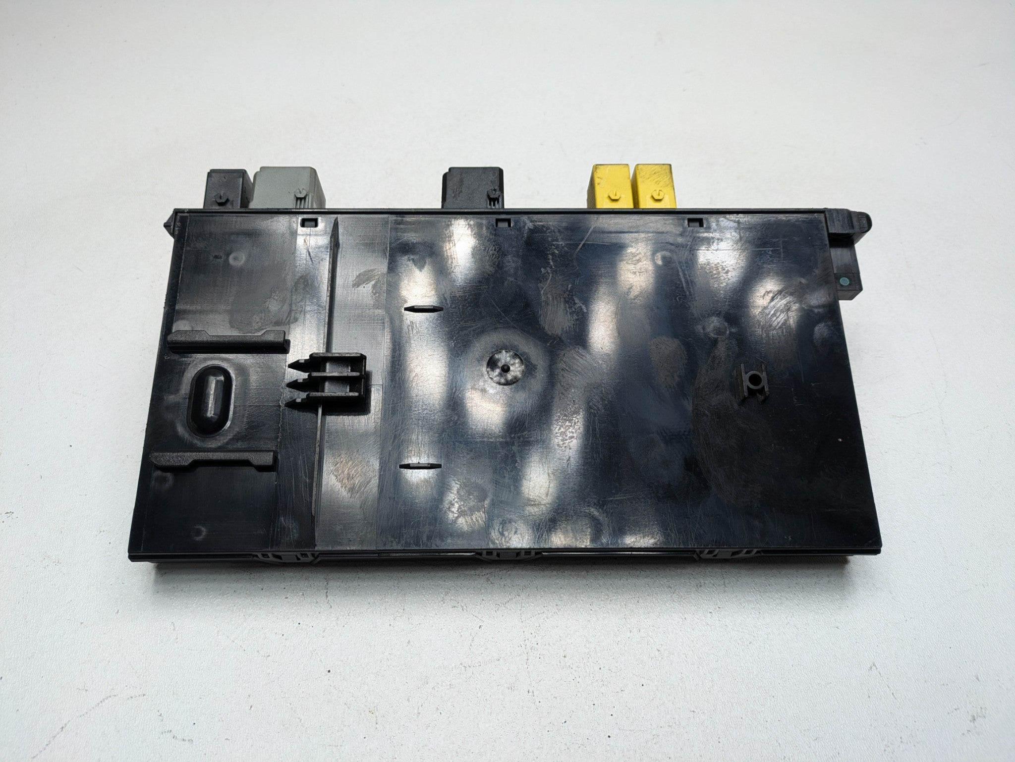 2004 - 2006 OEM MERCEDES-BENZ C230 REAR TRUNK FUSE RELAY BOX MODULE