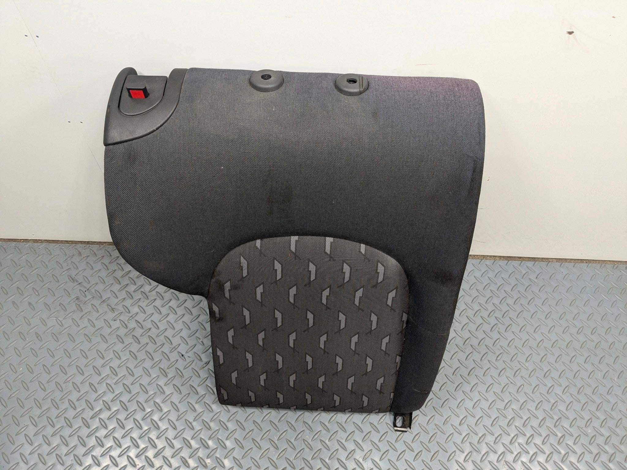 2004 - 2006 OEM MERCEDES-BENZ C230 REAR RIGHT PASSENGER SIDE UPPER SEAT CUSHION