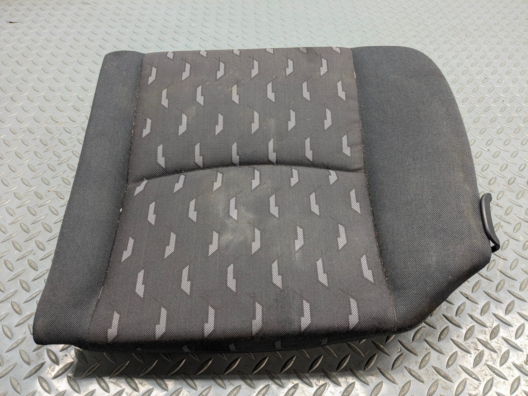 2004 - 2006 OEM MERCEDES-BENZ C230 REAR RIGHT PASSENGER SIDE LOWER SEAT CUSHION