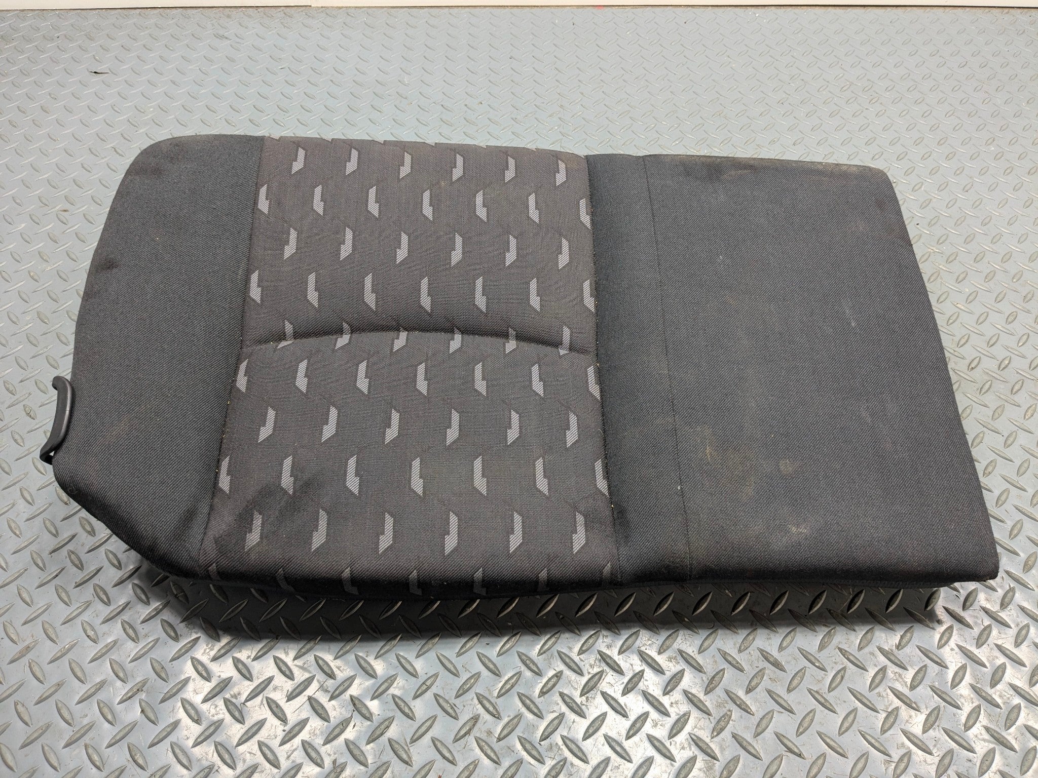 2004 - 2006 OEM MERCEDES-BENZ C230 REAR LEFT DRIVER SIDE LOWER SEAT CUSHION