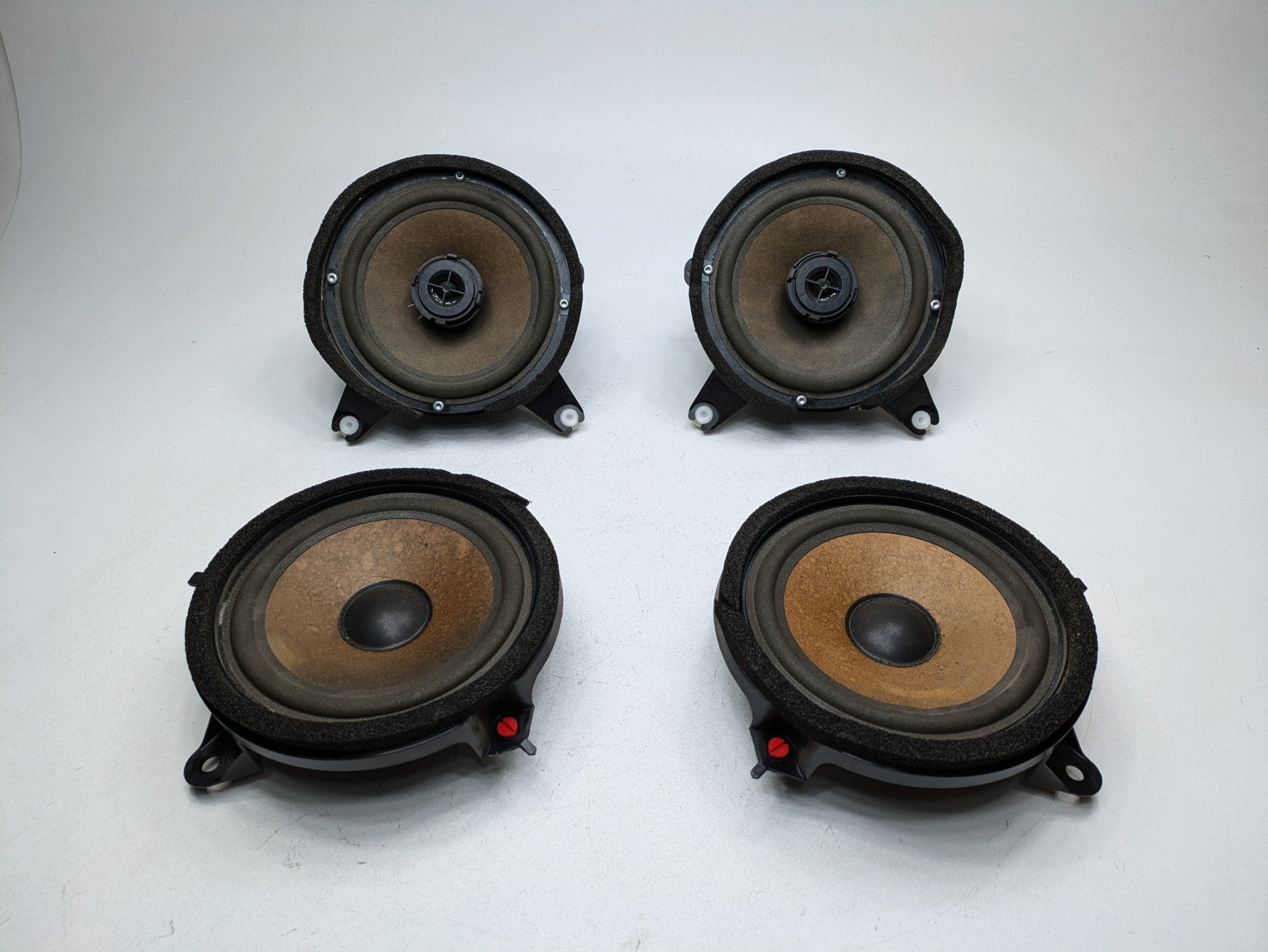 97 - 00 OEM VOLVO V70 FRONT REAR LEFT AND RIGHT DOOR AUDIO LOUDSPEAKER SET OF 4