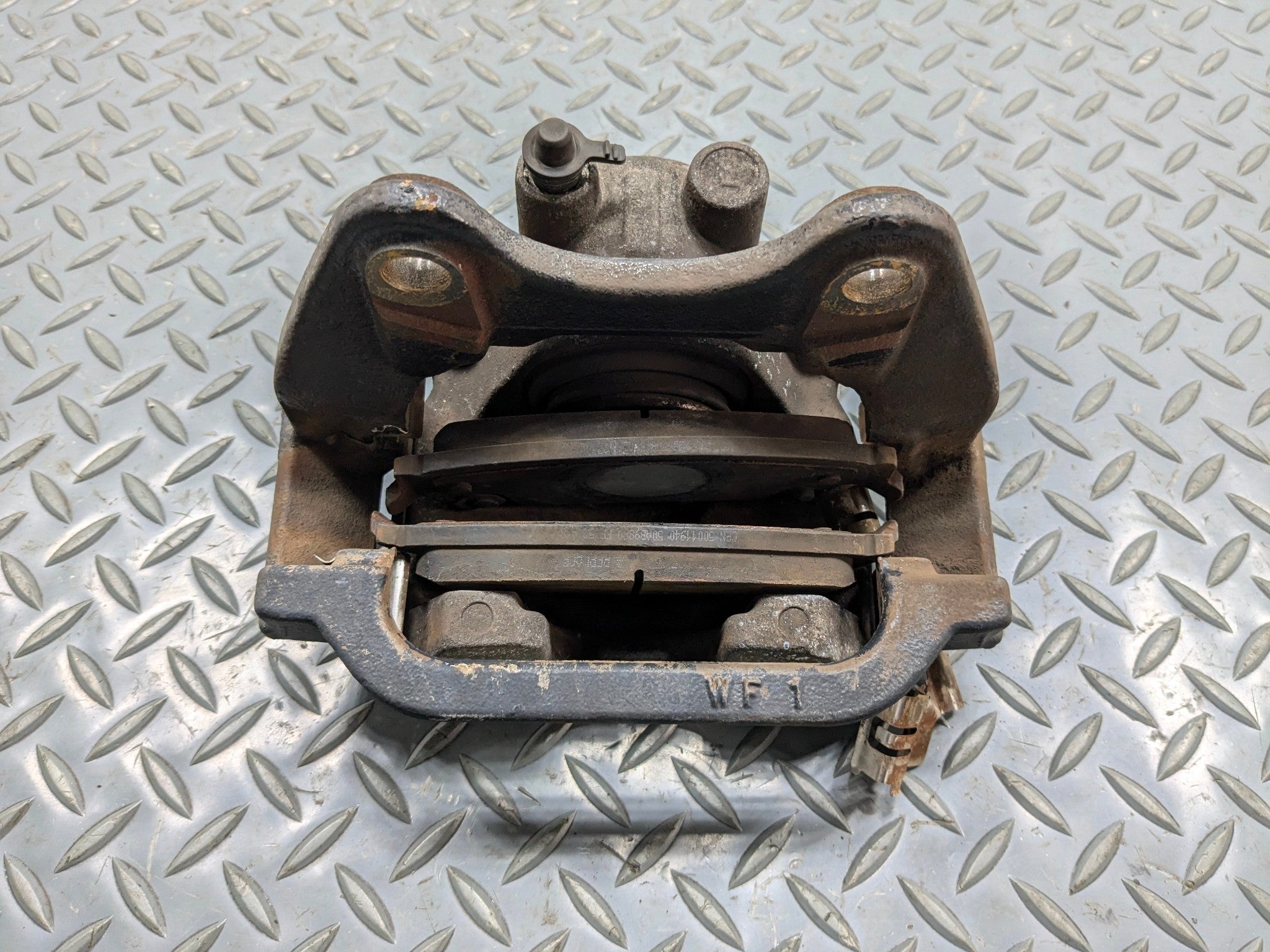 10 - 14 OEM CADILLAC ESCALADE ESV REAR LEFT DRIVER SIDE BRAKE CALIPER ASSEMBLY
