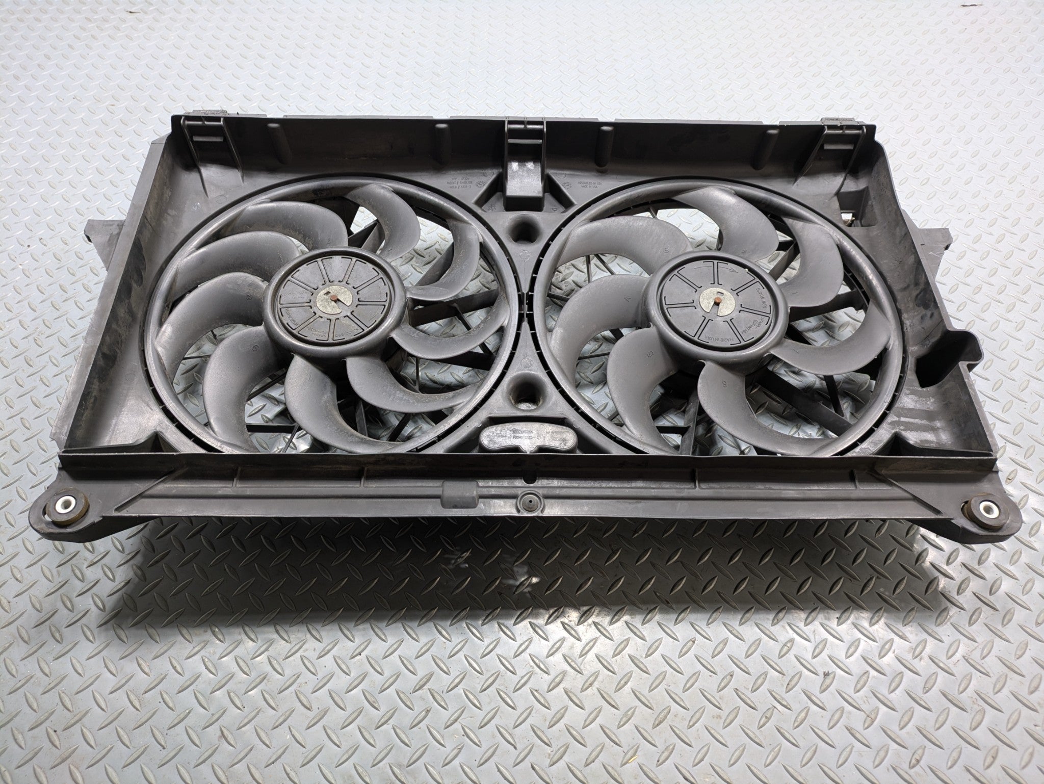 10 - 14 OEM CADILLAC ESCALADE ESV DUAL RADIATOR ELECTRIC COOLING MOTOR WITH FAN