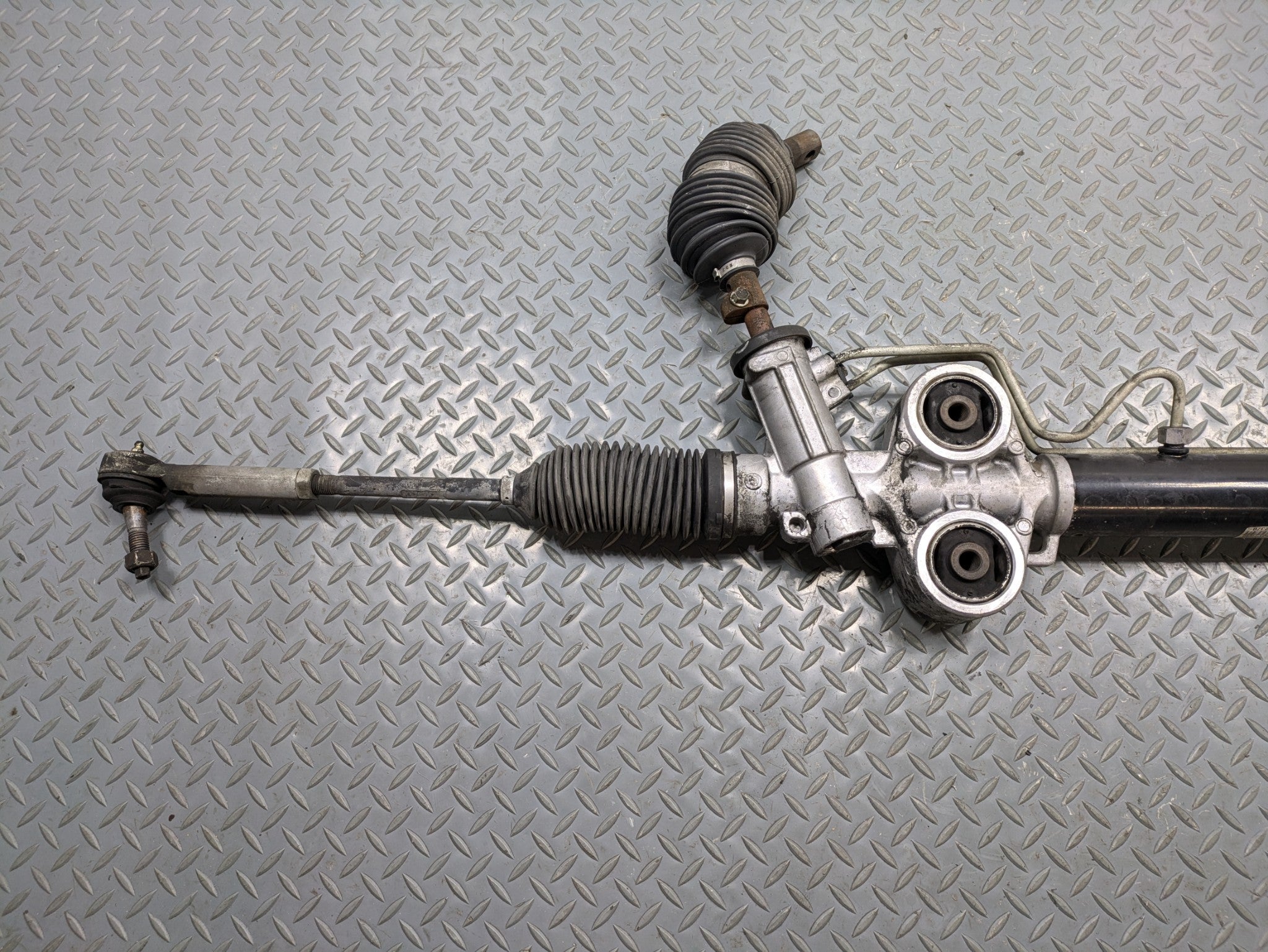 10 - 14 OEM CADILLAC ESCALADE ESV POWER STEERING GEAR RACK AND PINION ASSEMBLY