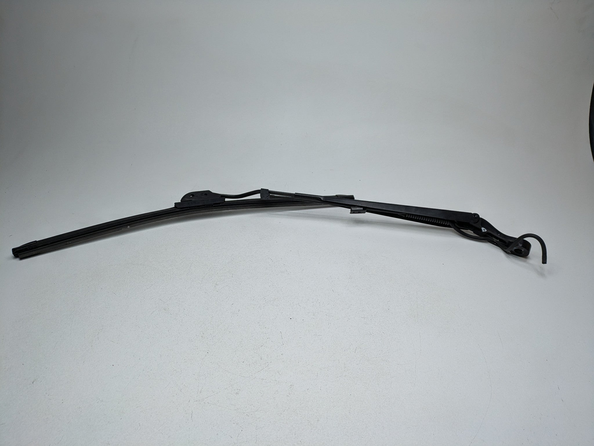 10 - 14 OEM CADILLAC ESCALADE ESV FRONT LEFT DRIVER SIDE WINDSHIELD WIPER ARM