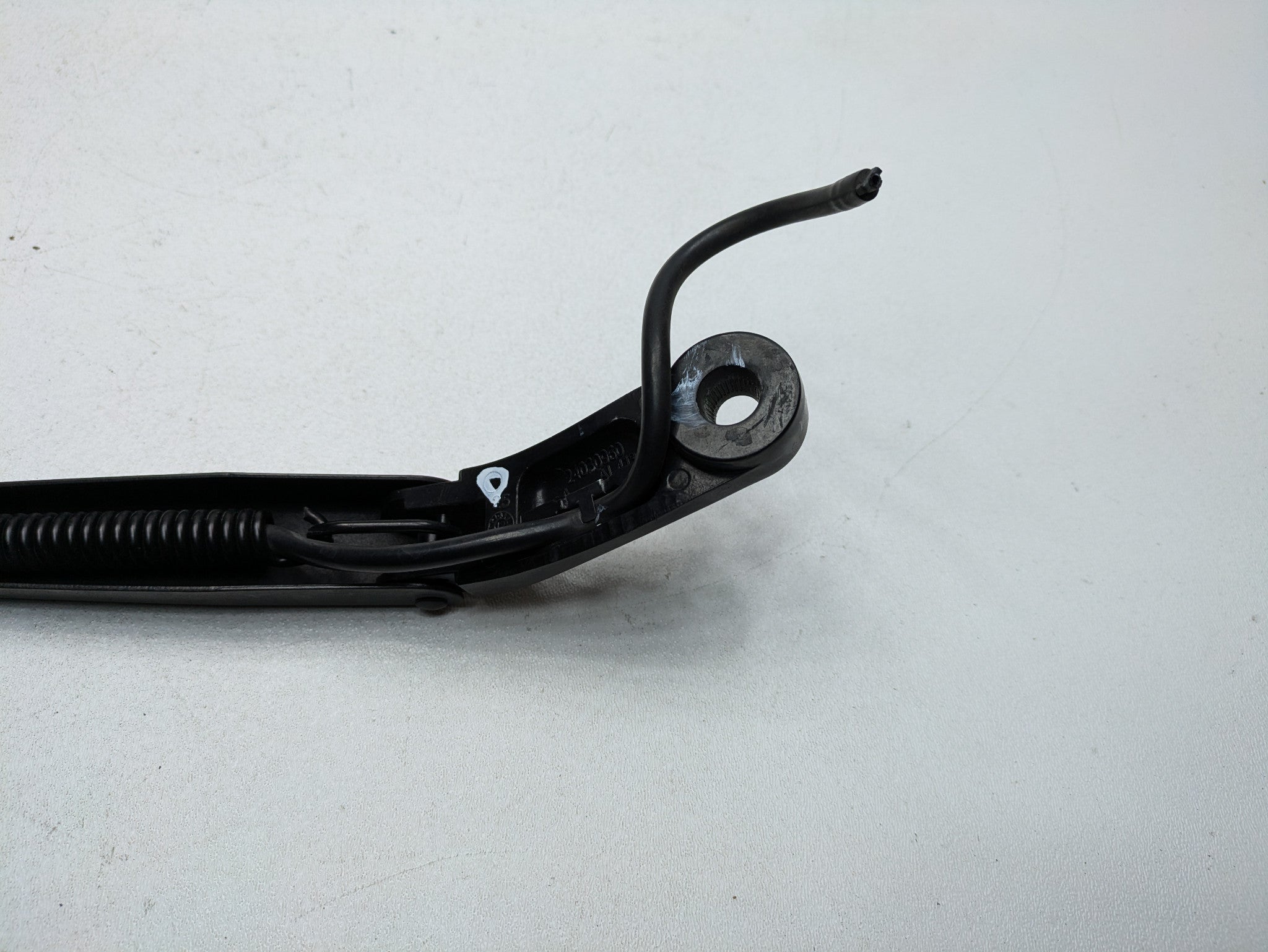 10 - 14 OEM CADILLAC ESCALADE ESV FRONT LEFT DRIVER SIDE WINDSHIELD WIPER ARM