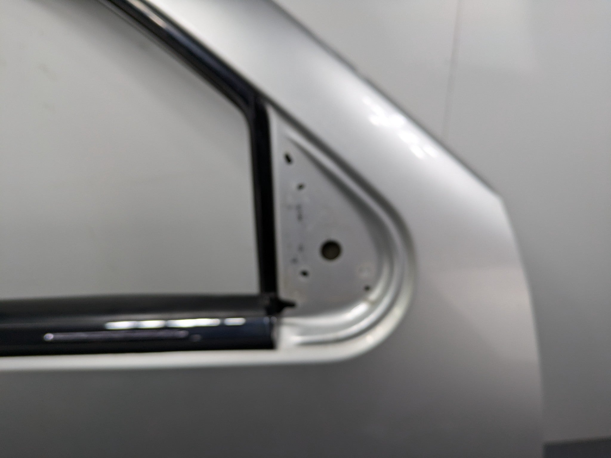 10 - 14 OEM CADILLAC ESCALADE ESV FRONT RIGHT PASSENGER SIDE DOOR SHELL PANEL