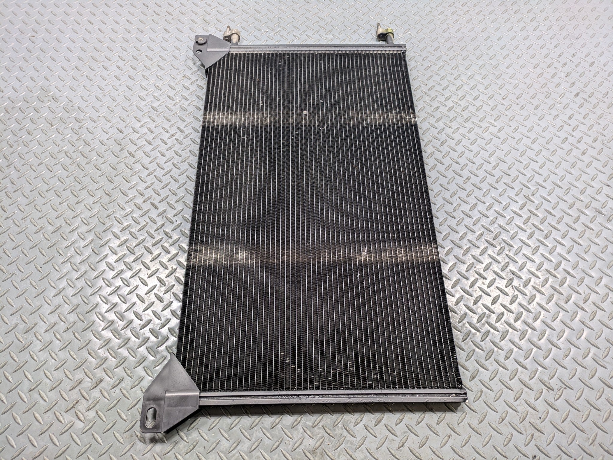10 - 14 OEM CADILLAC ESCALADE ESV AC AIR CONDITIONER RADIATOR CONDENSER