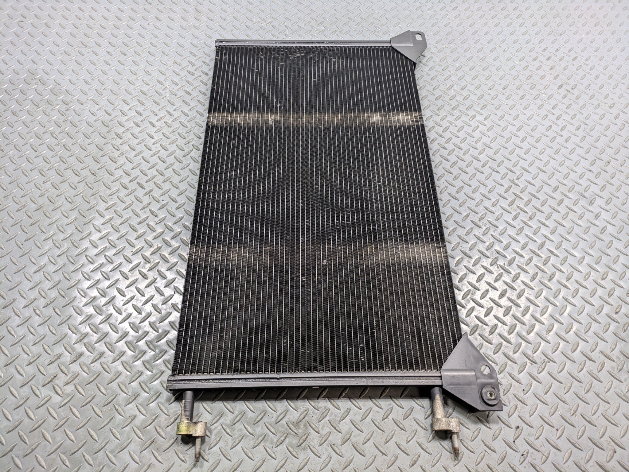 10 - 14 OEM CADILLAC ESCALADE ESV AC AIR CONDITIONER RADIATOR CONDENSER