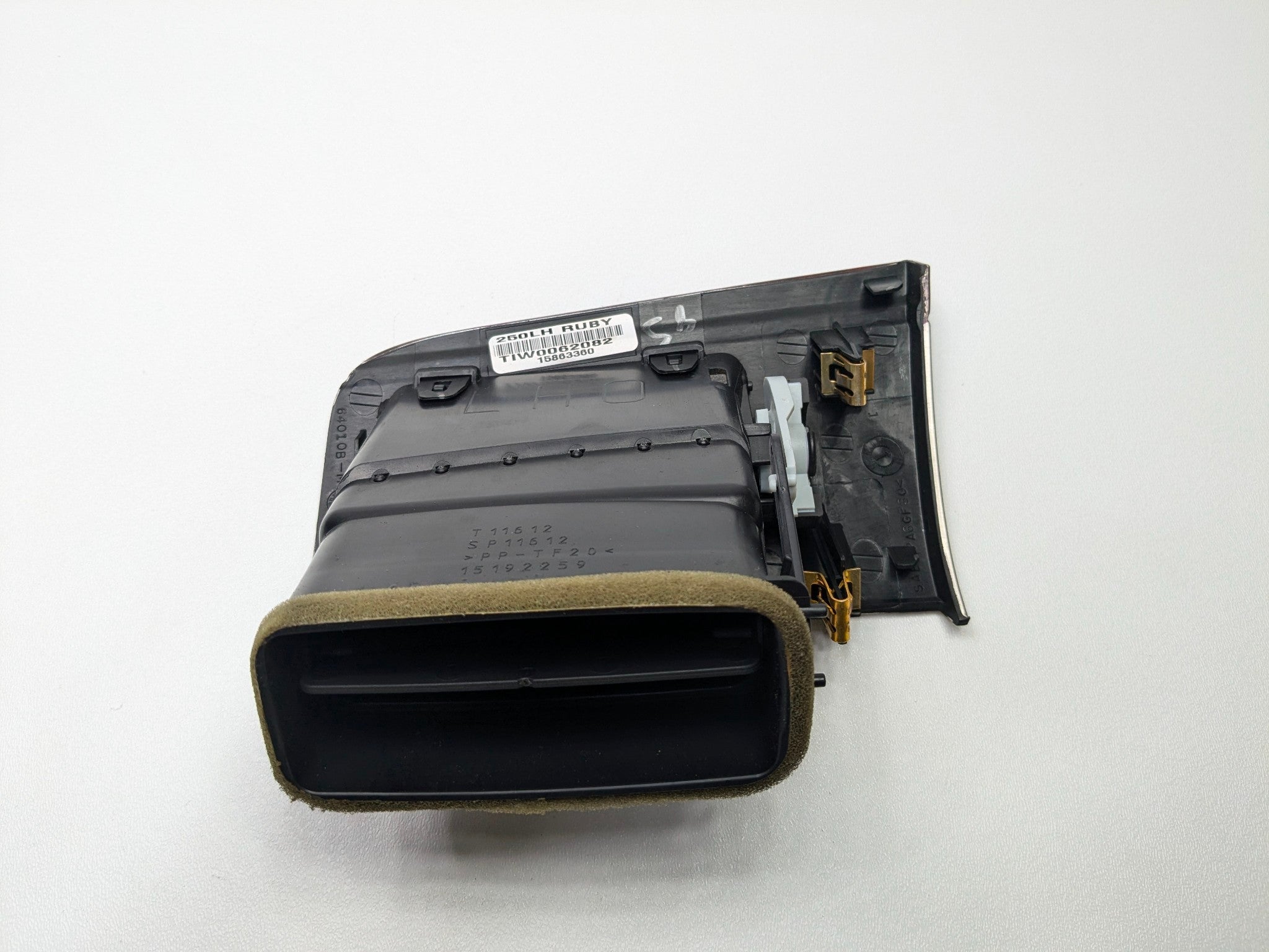 10 - 14 OEM CADILLAC ESCALADE ESV FRONT LEFT DRIVER SIDE DASH AC HEATER AIR VENT