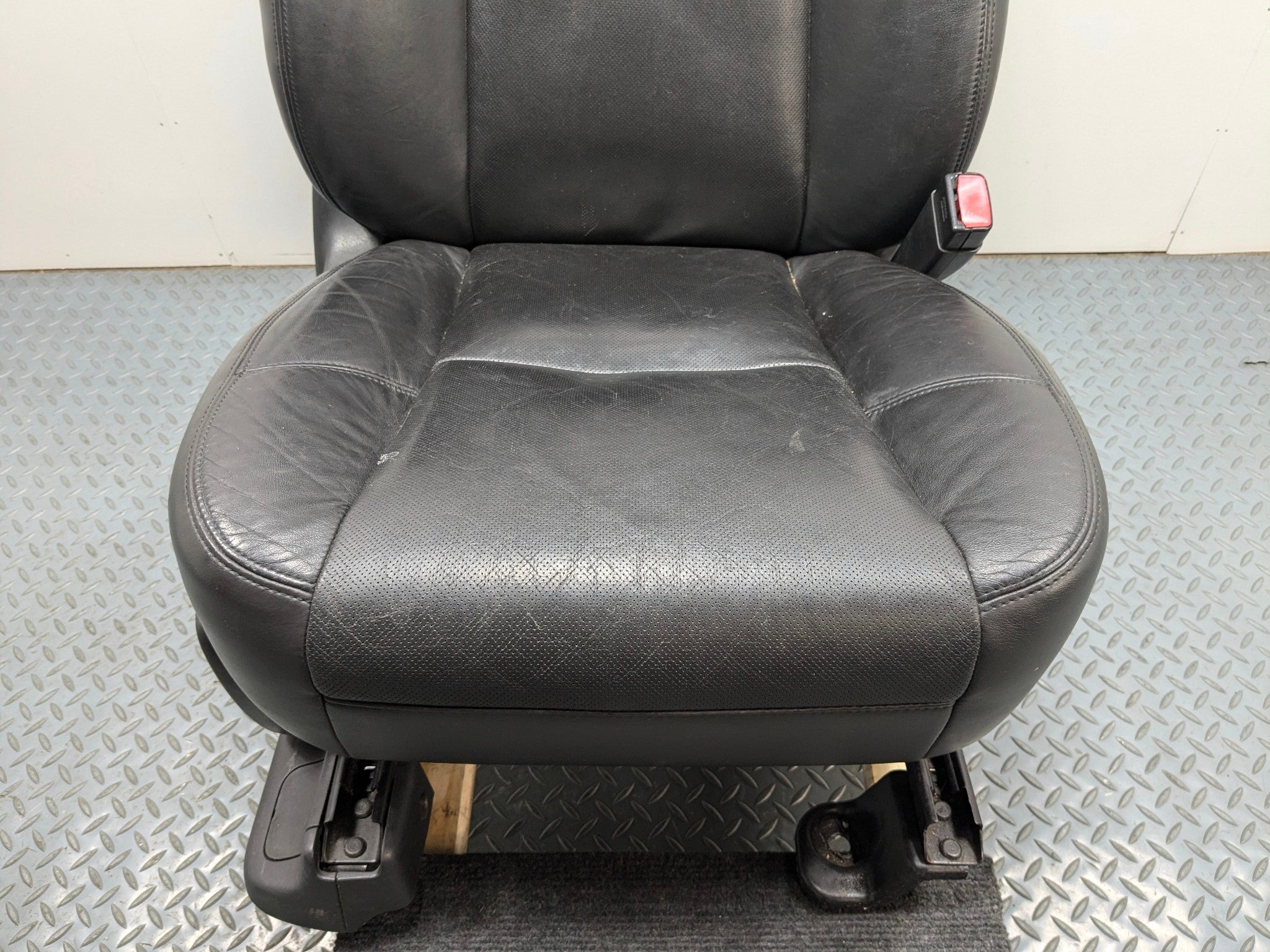 10 - 14 OEM CADILLAC ESCALADE ESV FRONT RIGHT SIDE SEAT WITH HEADREST ASSEMBLY