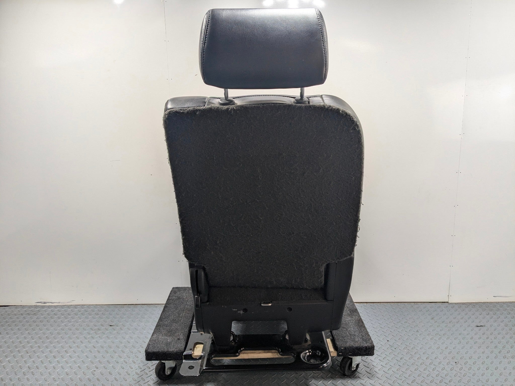 10 - 14 OEM CADILLAC ESCALADE ESV REAR RIGHT SIDE SEAT WITH HEADREST ASSEMBLY