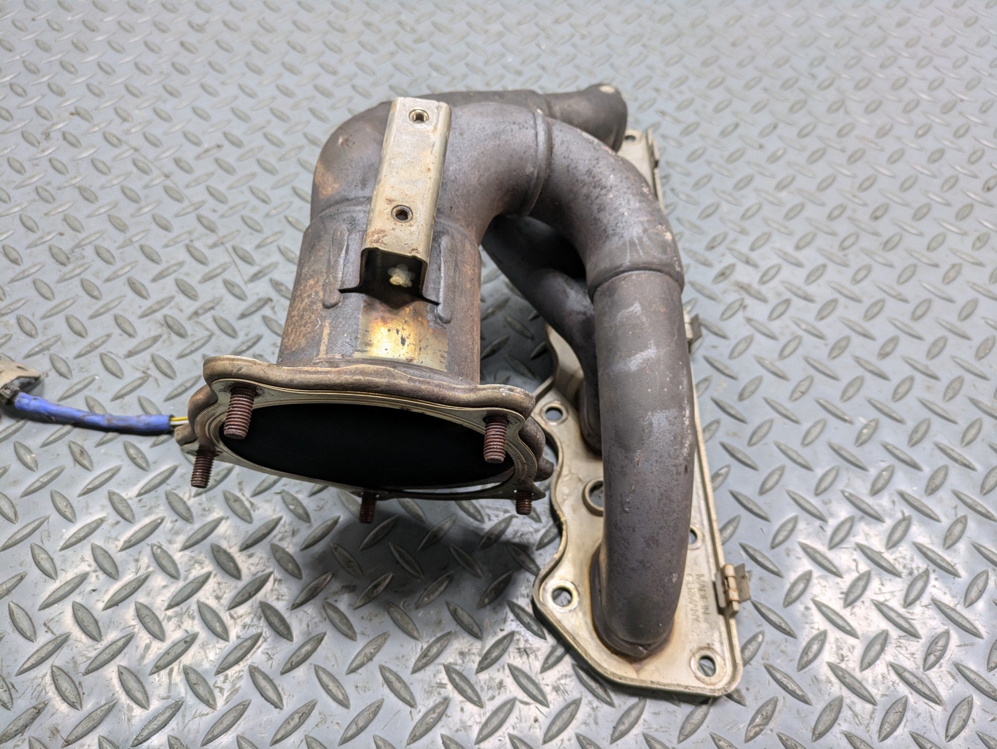 08 - 10 OEM PORSCHE CAYENNE 4.8L WITHOUT TURBO LEFT SIDE EXHAUST MANIFOLD HEADER