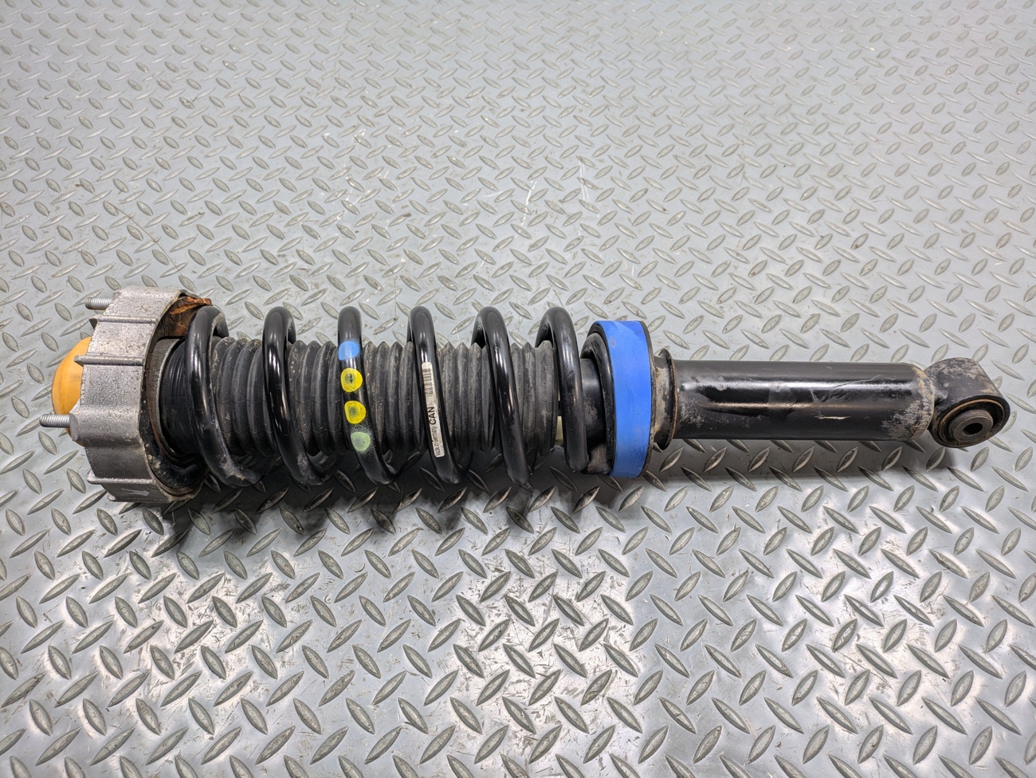 08 - 10 OEM PORSCHE CAYENNE REAR RIGHT PASSENGER SIDE SUSPENSION STRUT ASSEMBLY