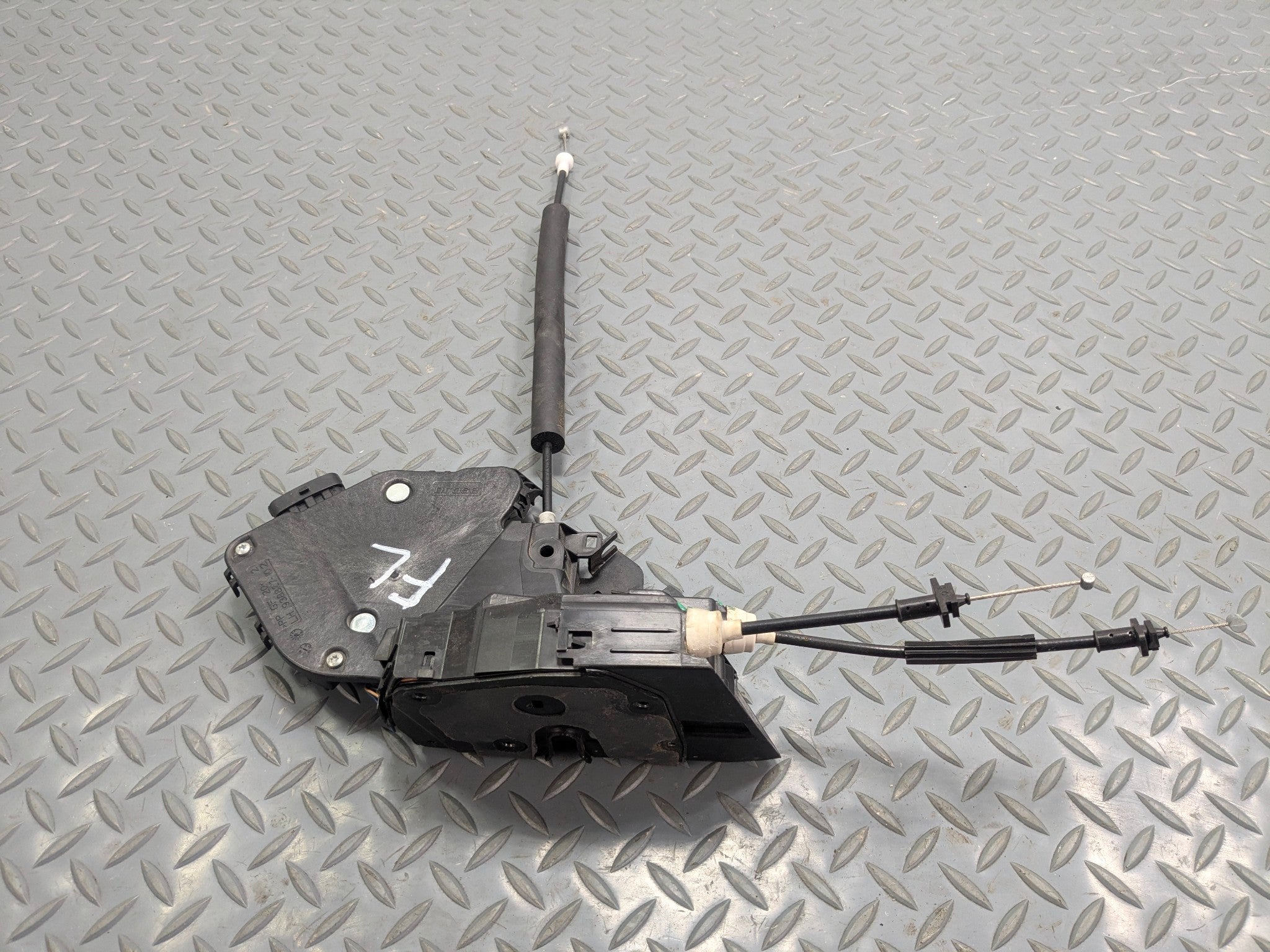 2013 - 2017 OEM LAND ROVER RANGE ROVER FRONT LEFT SIDE DOOR LOCK LATCH ACTUATOR