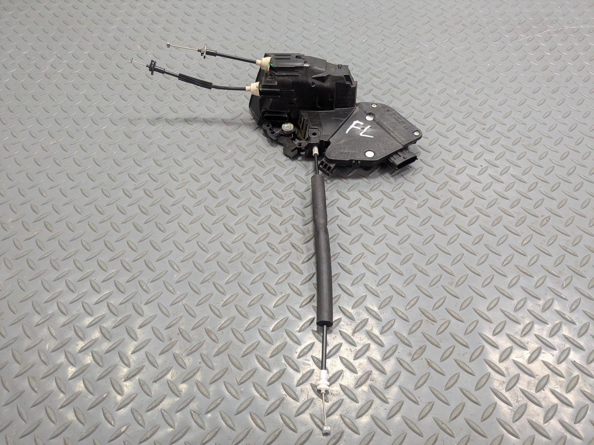 2013 - 2017 OEM LAND ROVER RANGE ROVER FRONT LEFT SIDE DOOR LOCK LATCH ACTUATOR
