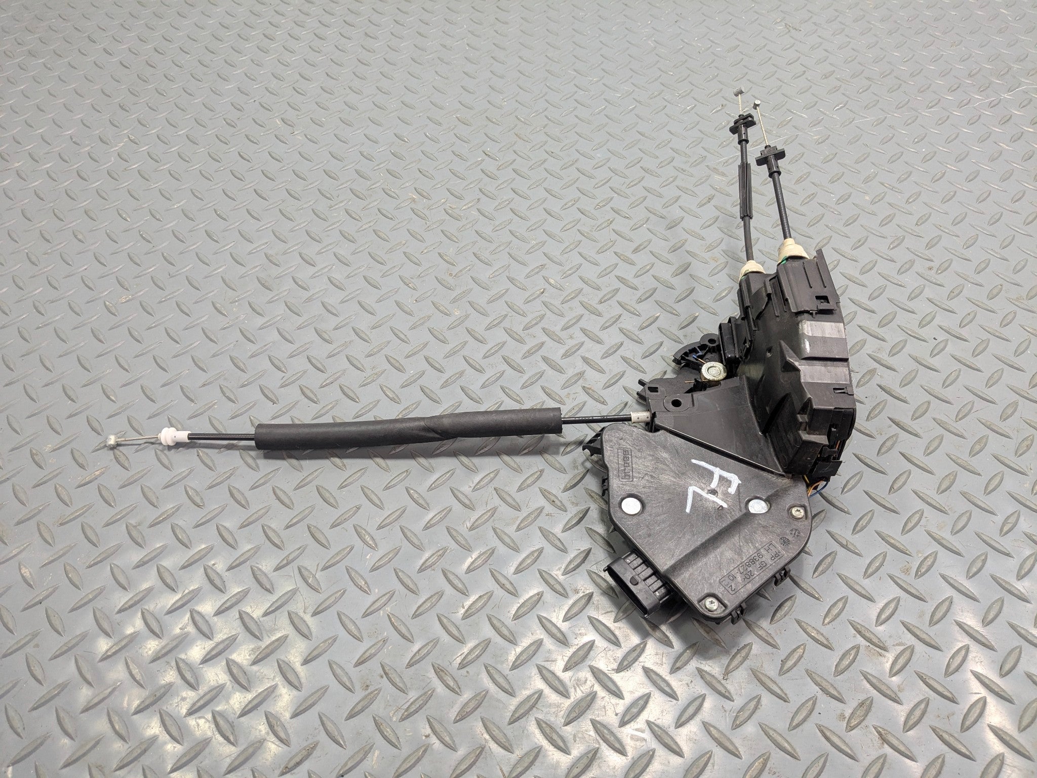 2013 - 2017 OEM LAND ROVER RANGE ROVER FRONT LEFT SIDE DOOR LOCK LATCH ACTUATOR