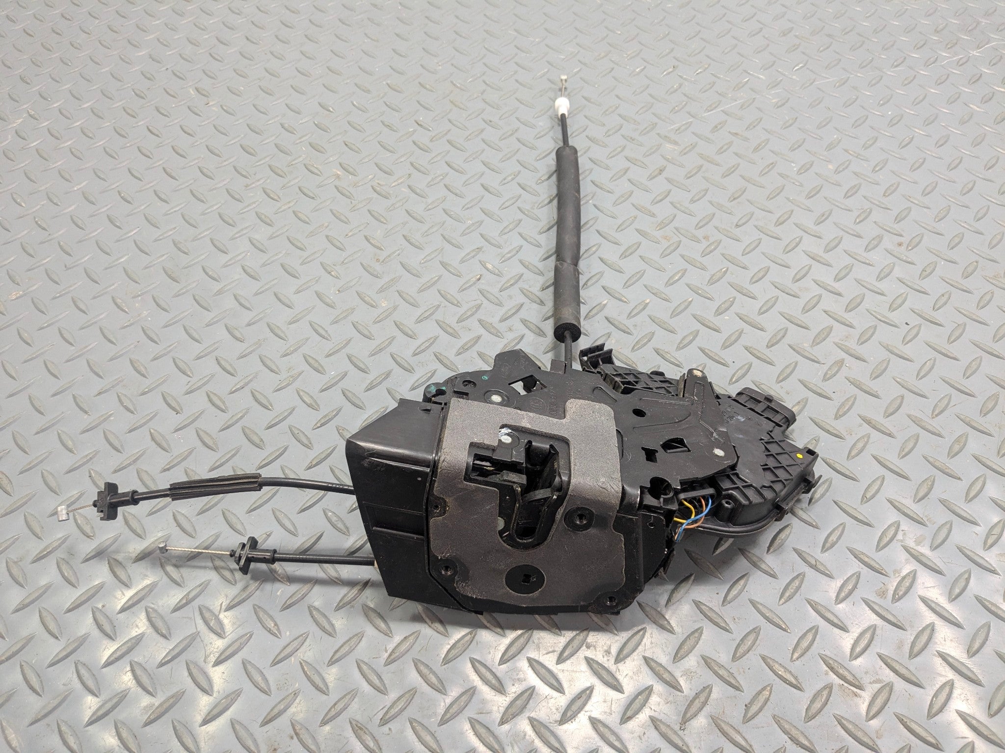 2013 - 2017 OEM LAND ROVER RANGE ROVER FRONT LEFT SIDE DOOR LOCK LATCH ACTUATOR