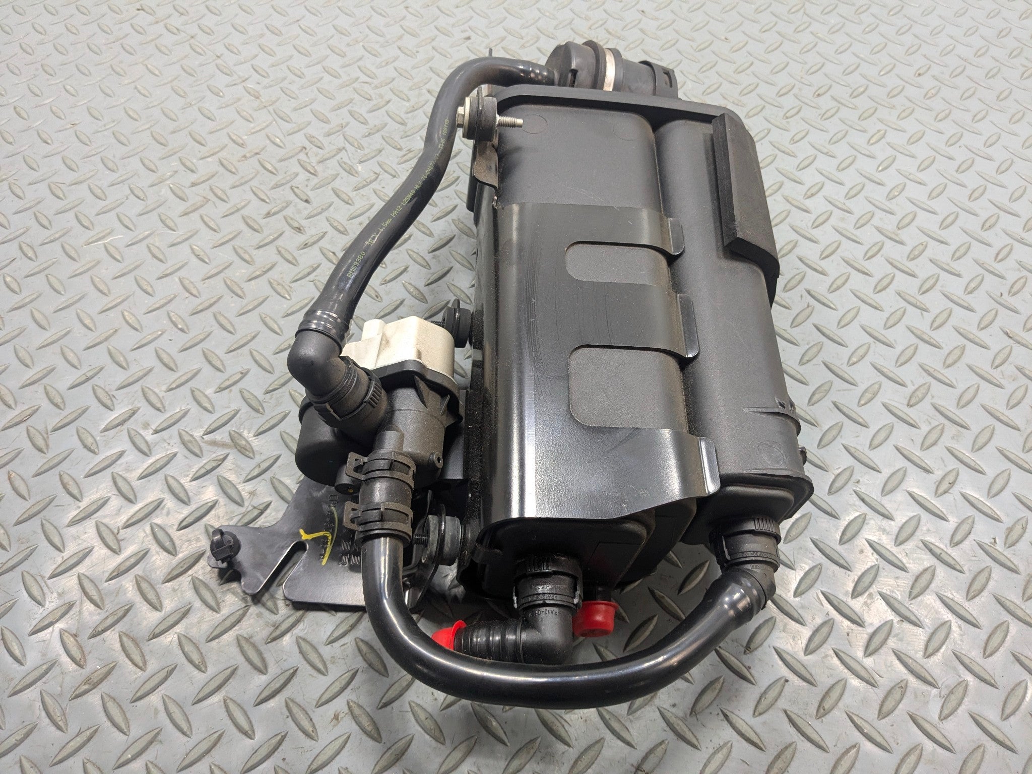 2013 - 2017 OEM LAND ROVER RANGE ROVER FUEL VAPOR EVAPORATOR CHARCOAL CANISTER