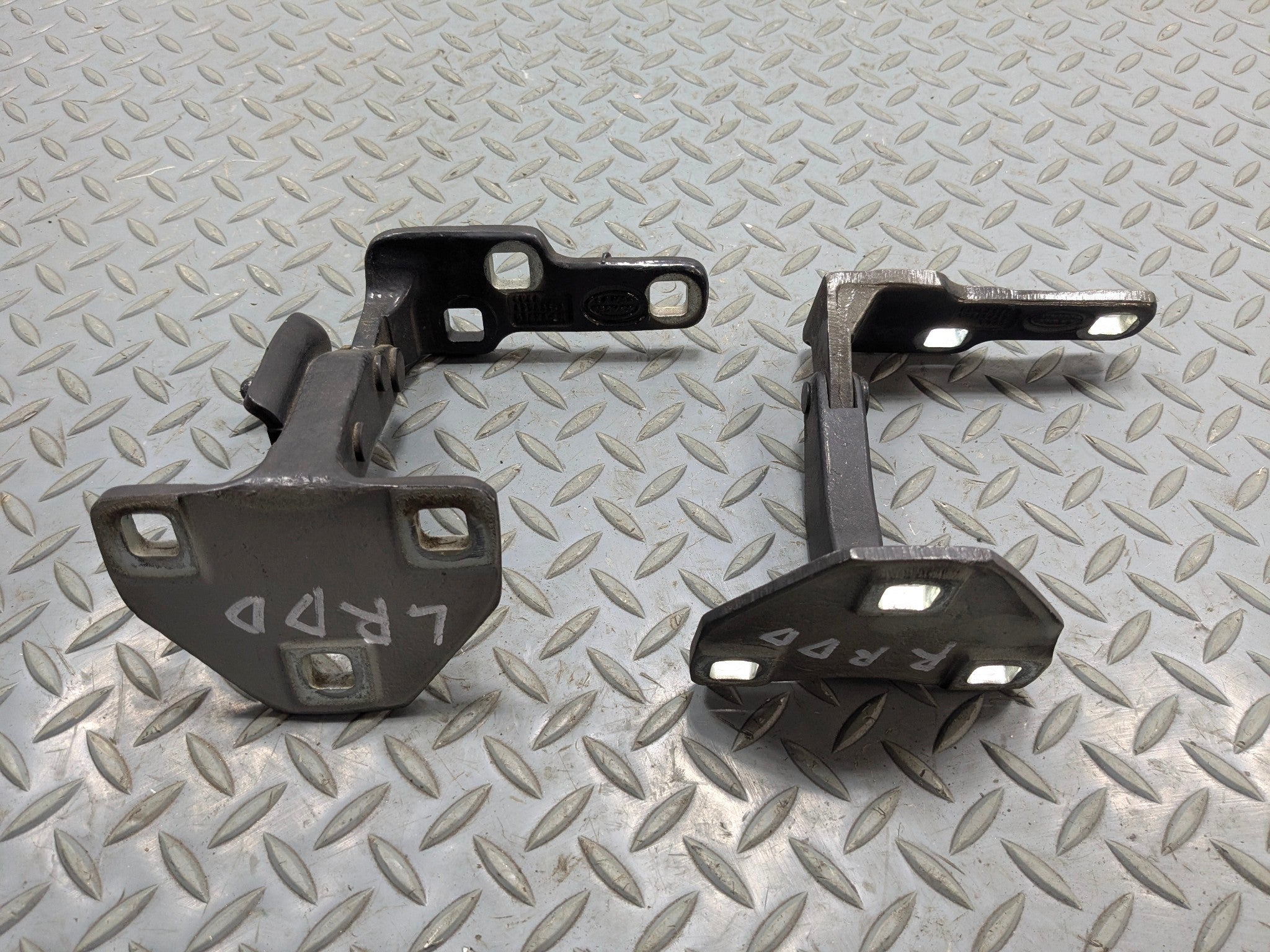 13 - 17 OEM LAND ROVER RANGE ROVER REAR LEFT AND RIGHT SIDE TAILGATE DOOR HINGE