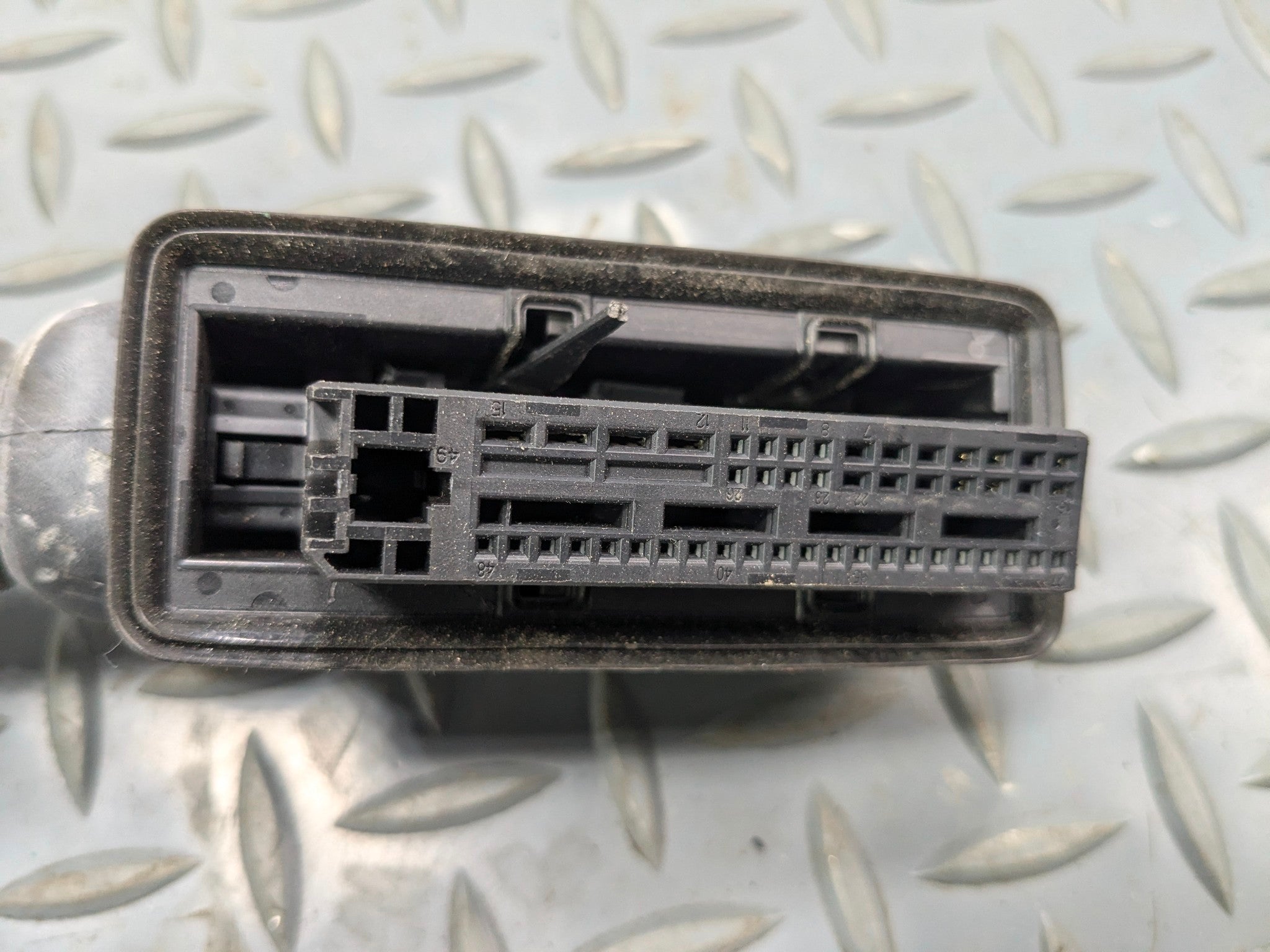 2013 - 2017 OEM LAND ROVER RANGE ROVER REAR LEFT SIDE DOOR WIRE HARNESS