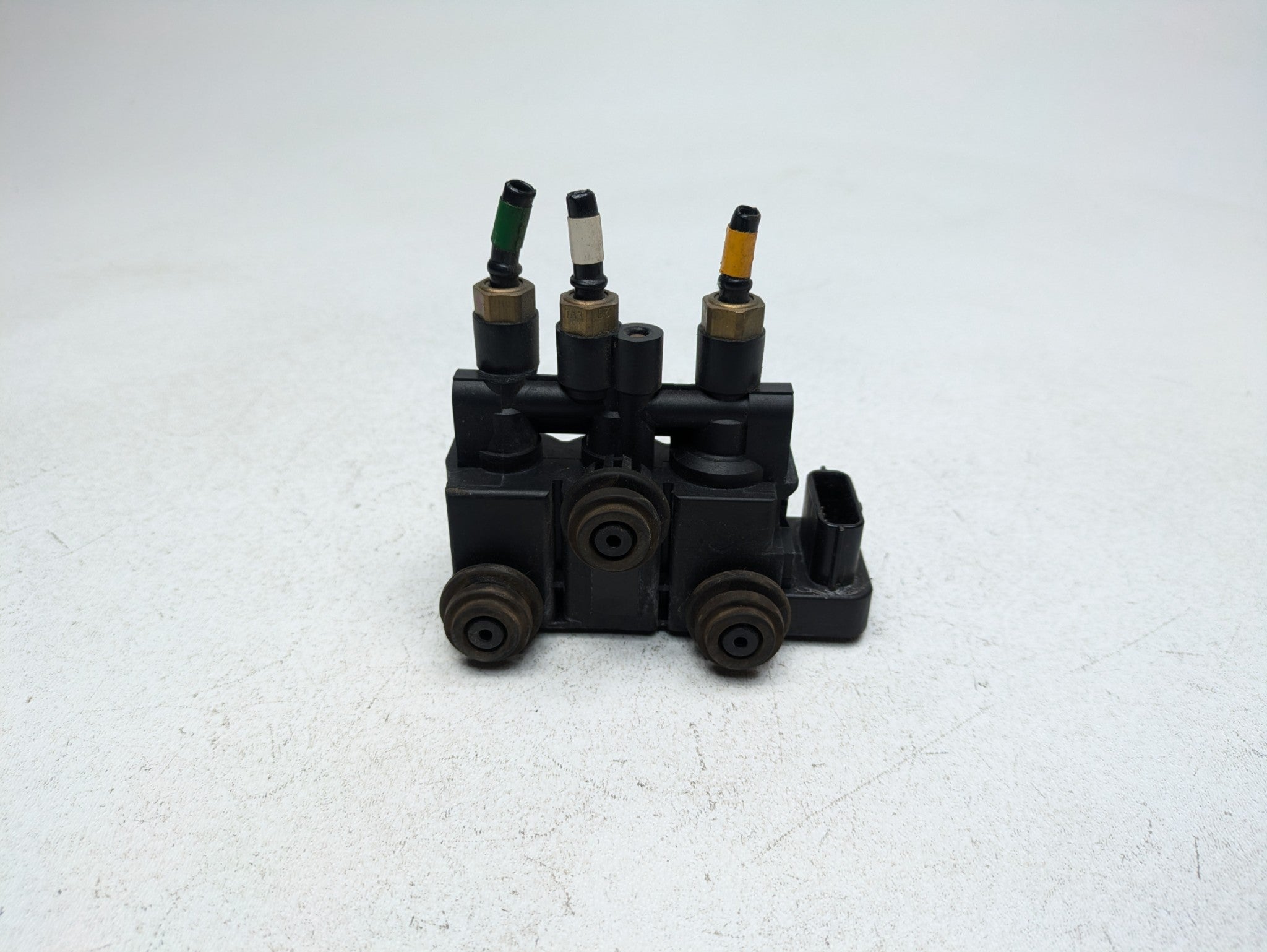 13 - 17 OEM LAND ROVER RANGE ROVER FRONT AIR SUSPENSION CONTROL VALVE ASSEMBLY