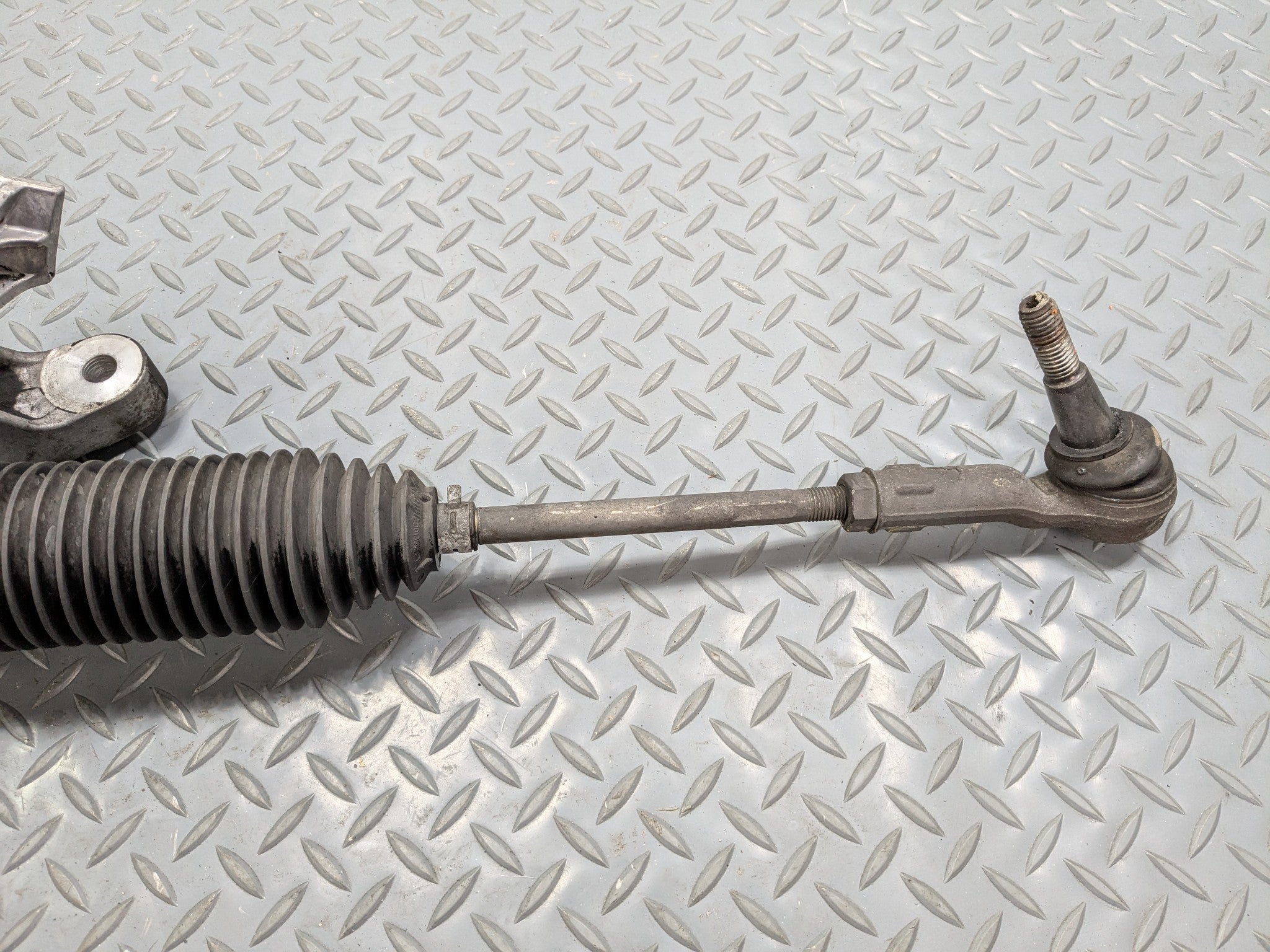 2013 - 2017 OEM LAND ROVER RANGE ROVER ELECTRIC STEERING GEAR RACK AND PINION