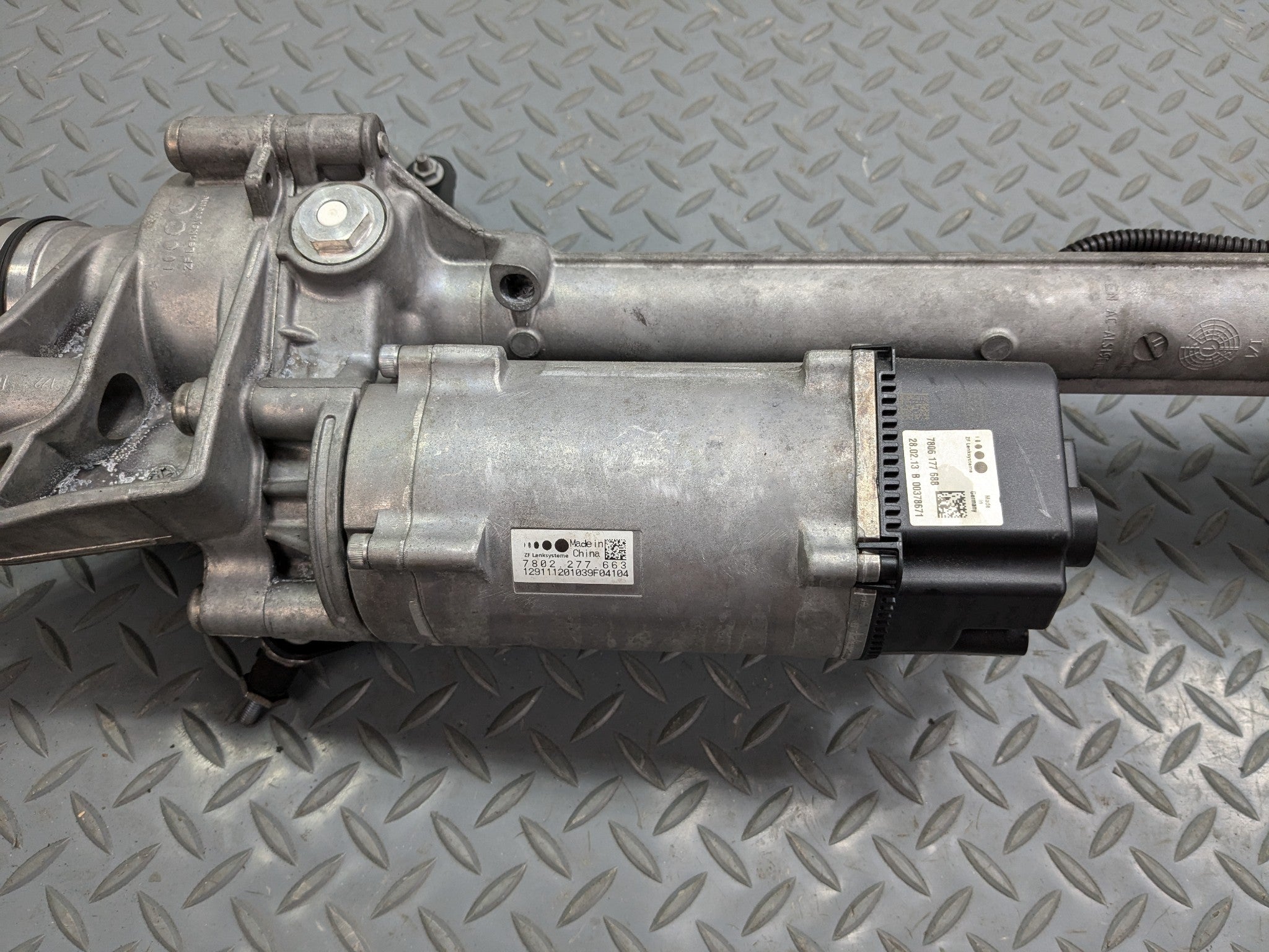 2013 - 2017 OEM LAND ROVER RANGE ROVER ELECTRIC STEERING GEAR RACK AND PINION