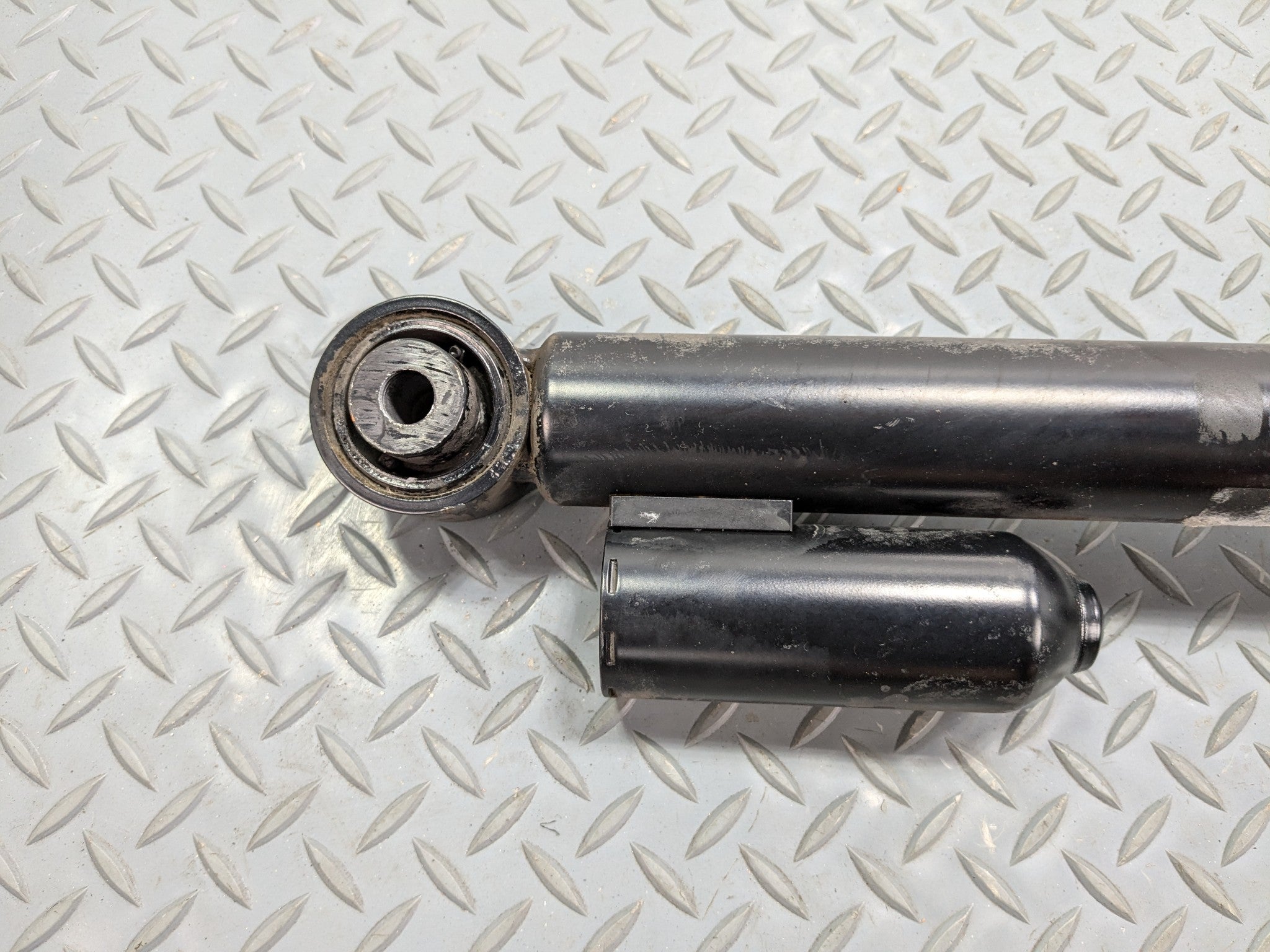 2013 - 2017 OEM LAND ROVER RANGE ROVER REAR LEFT AIR SUSPENSION SHOCK STRUT